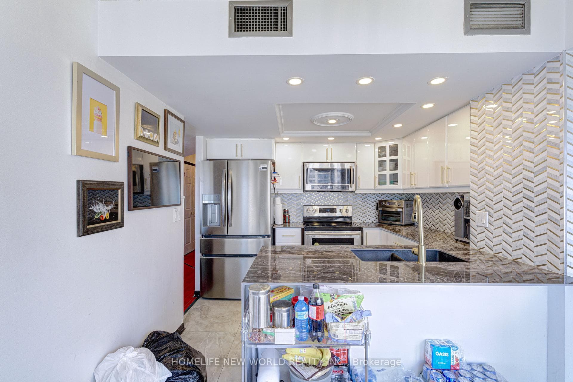2704- 45 Kingsbridge Garden Circle — property photo