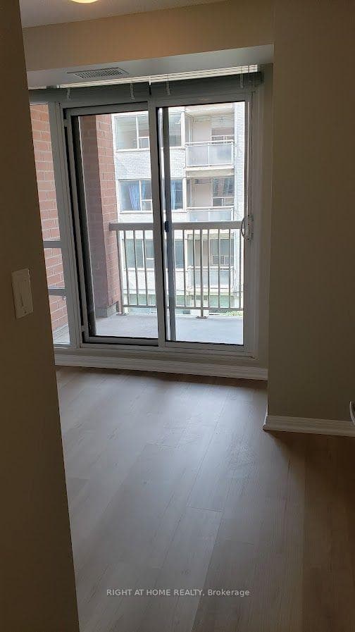 327- 900 Mount Pleasant Road — property photo