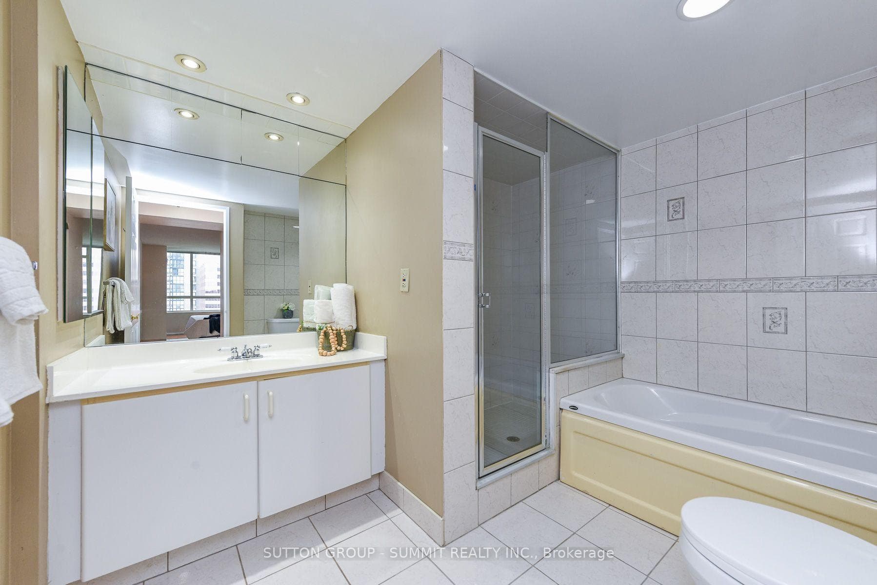 1404- 3605 Kariya Drive — property photo