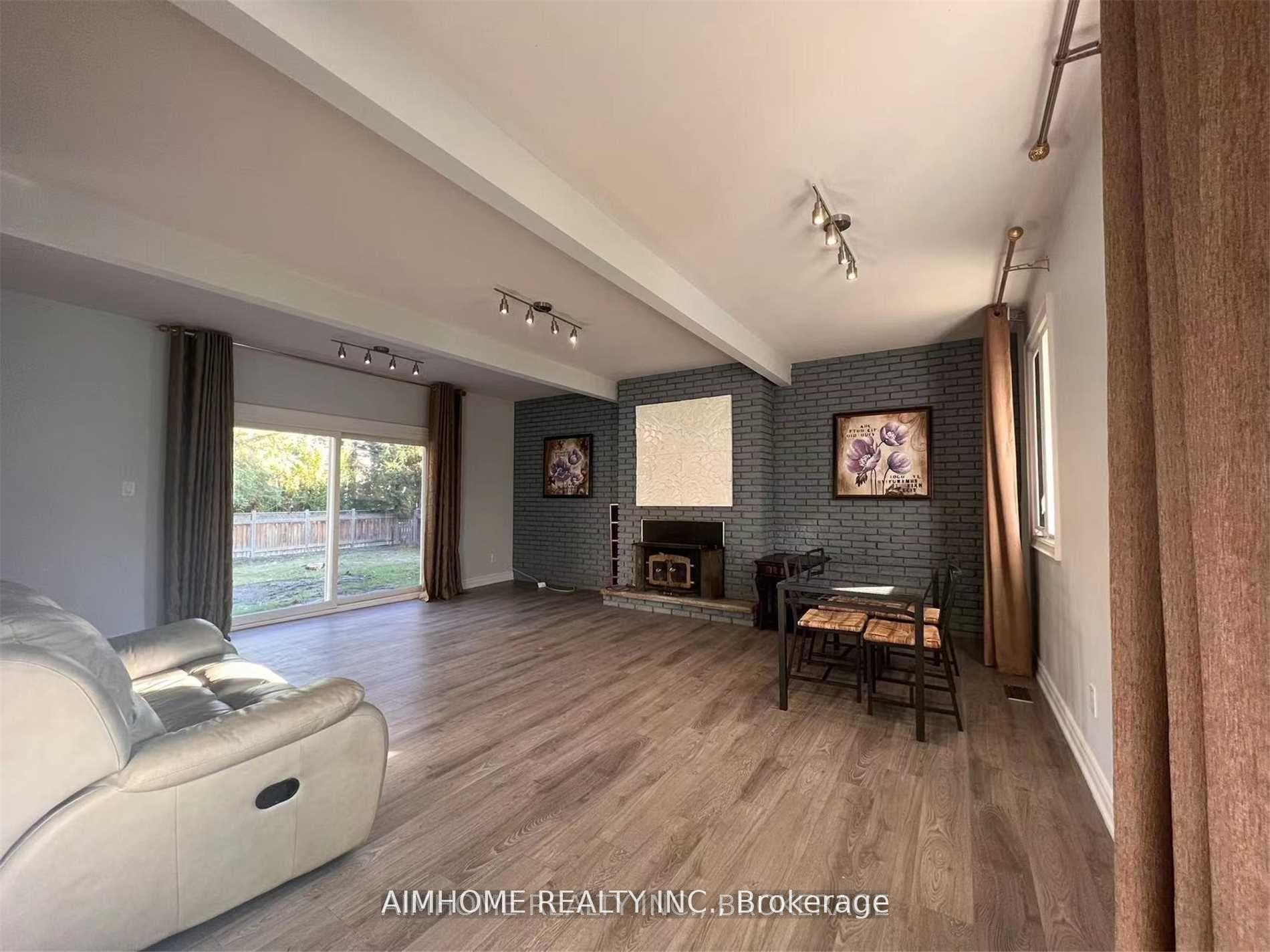 344 Steeles Avenue — property photo