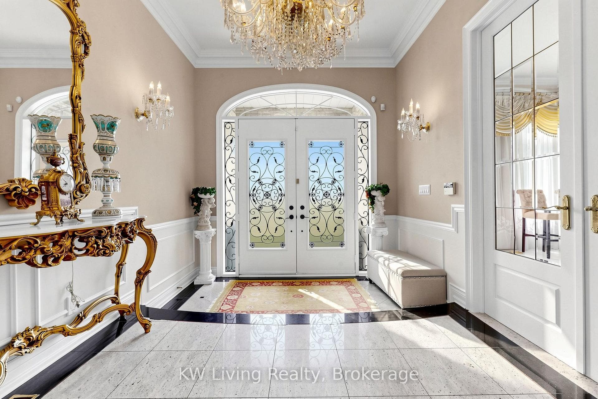 16 Montressor Court — property photo