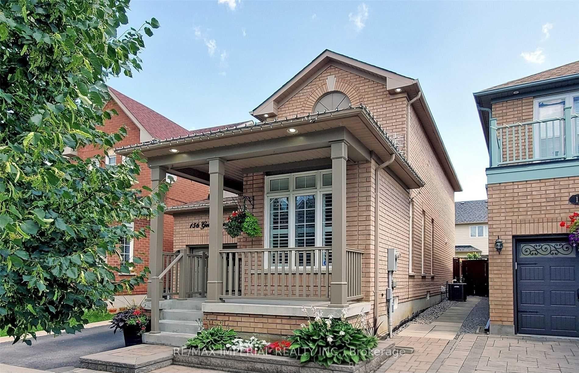156 Goldenwood Crescent — property photo