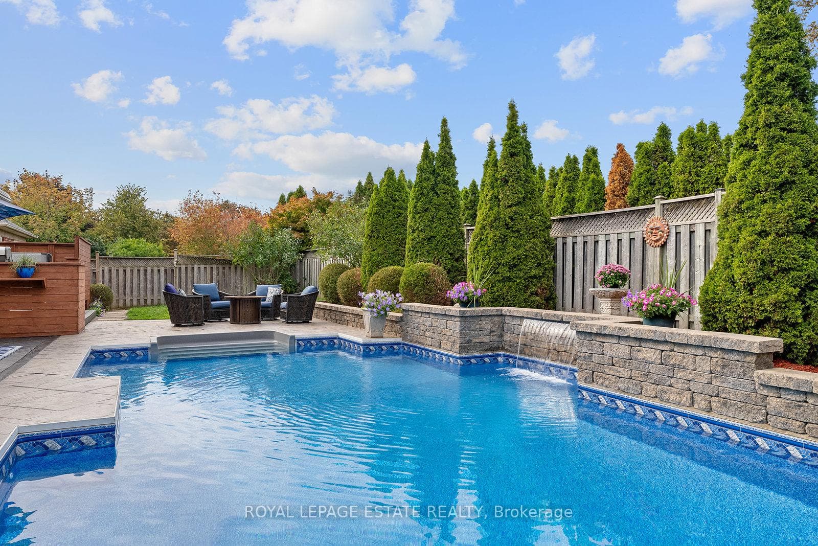 15 McGregor Drive — property photo