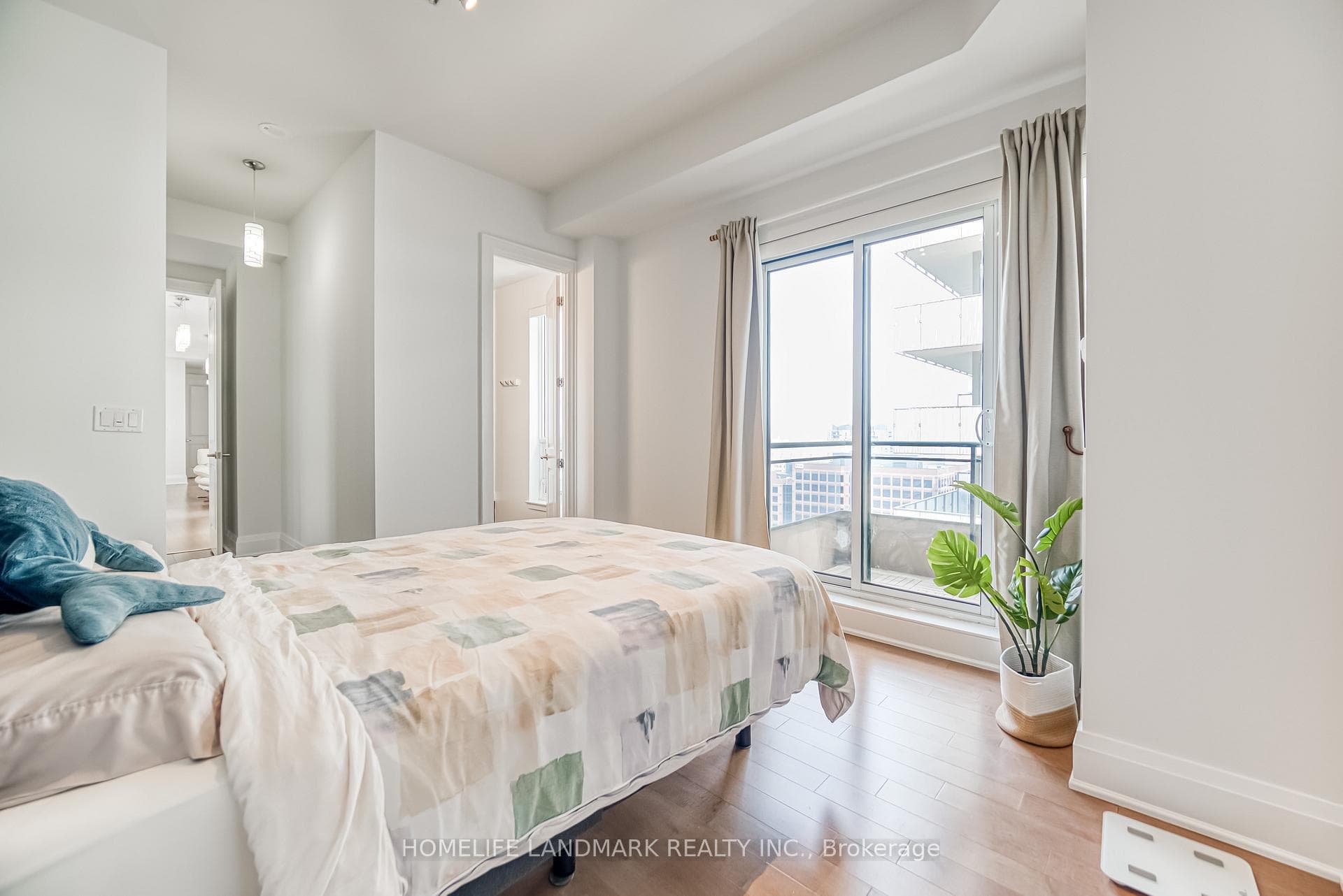 2701- 35 Hayden Street — property photo