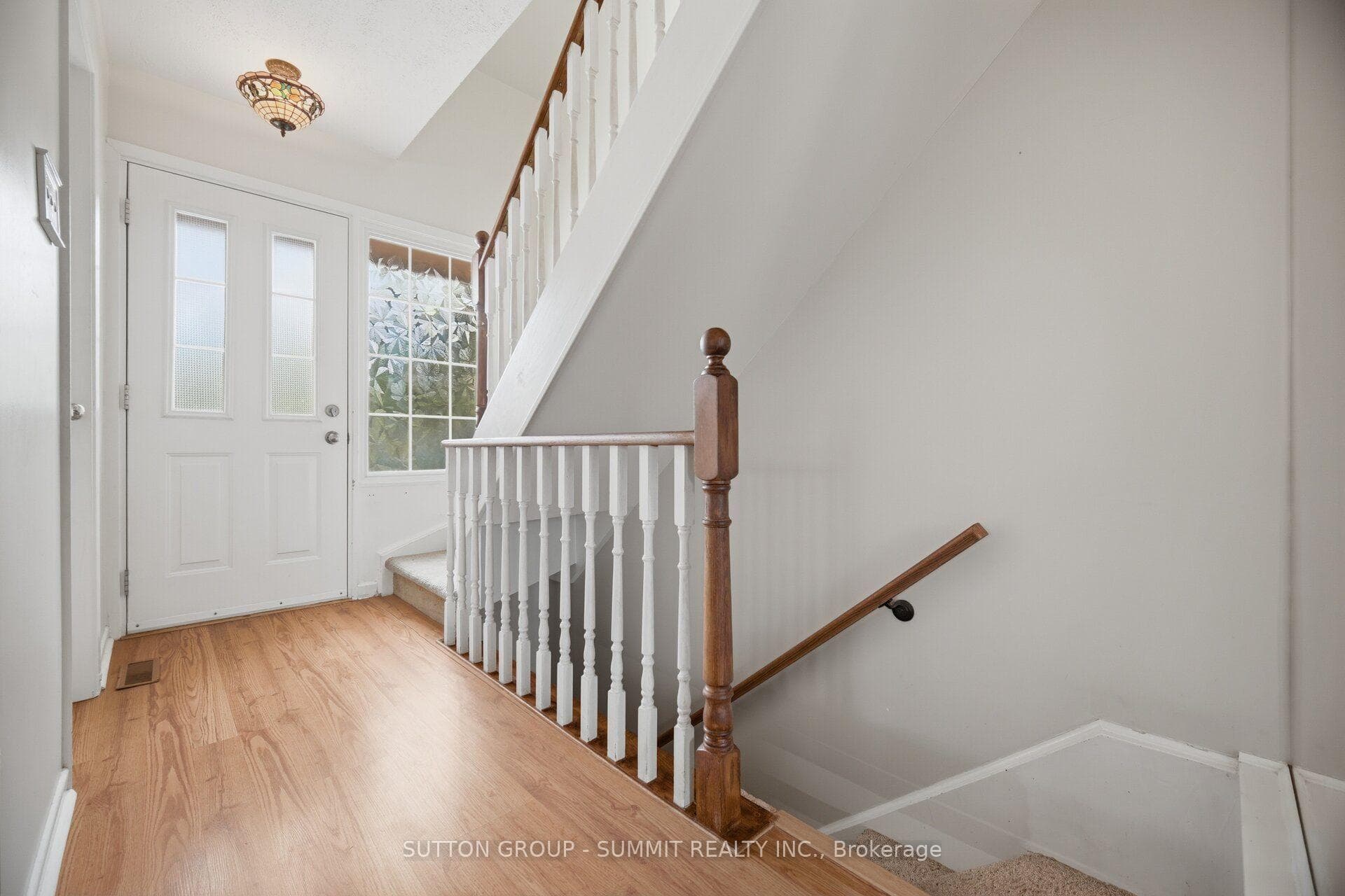667 Green Meadow Crescent — property photo