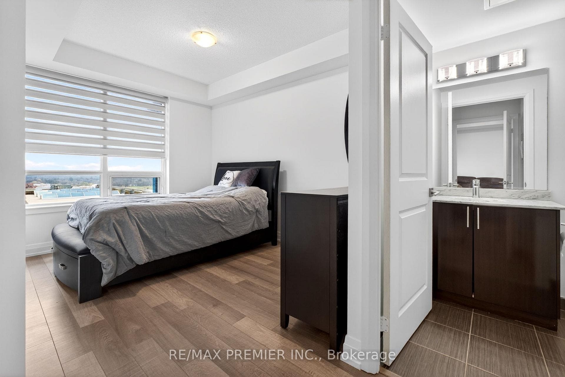 608- 7167 Yonge Street — property photo