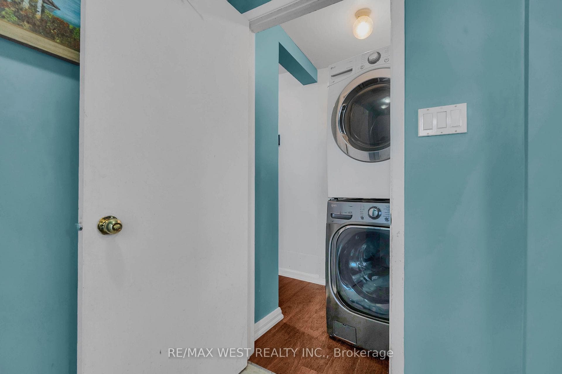 3D- 2866 Battleford Road — property photo