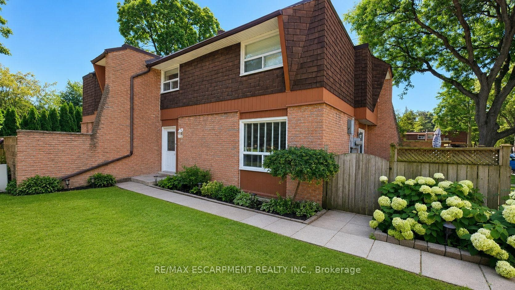 4- 661 Francis Road — property photo