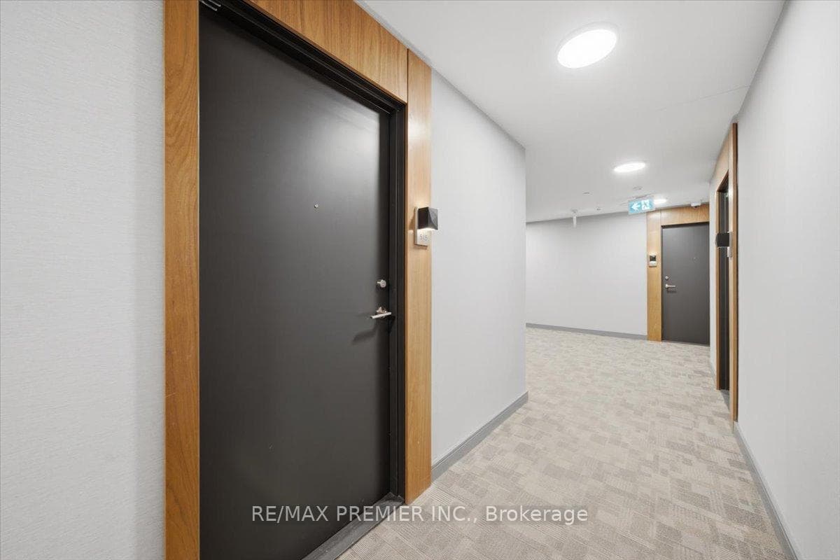 515- 25 Neighbourhood Lane — property photo