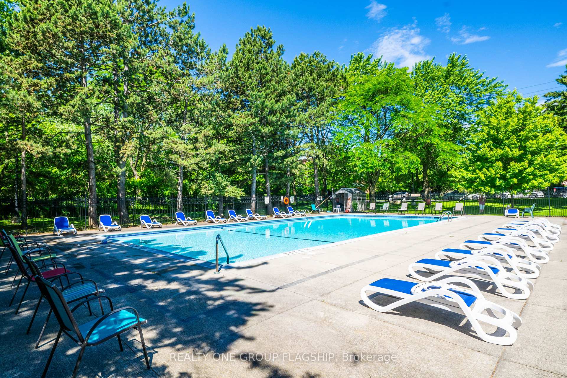 1401- 61 Richview Road — property photo