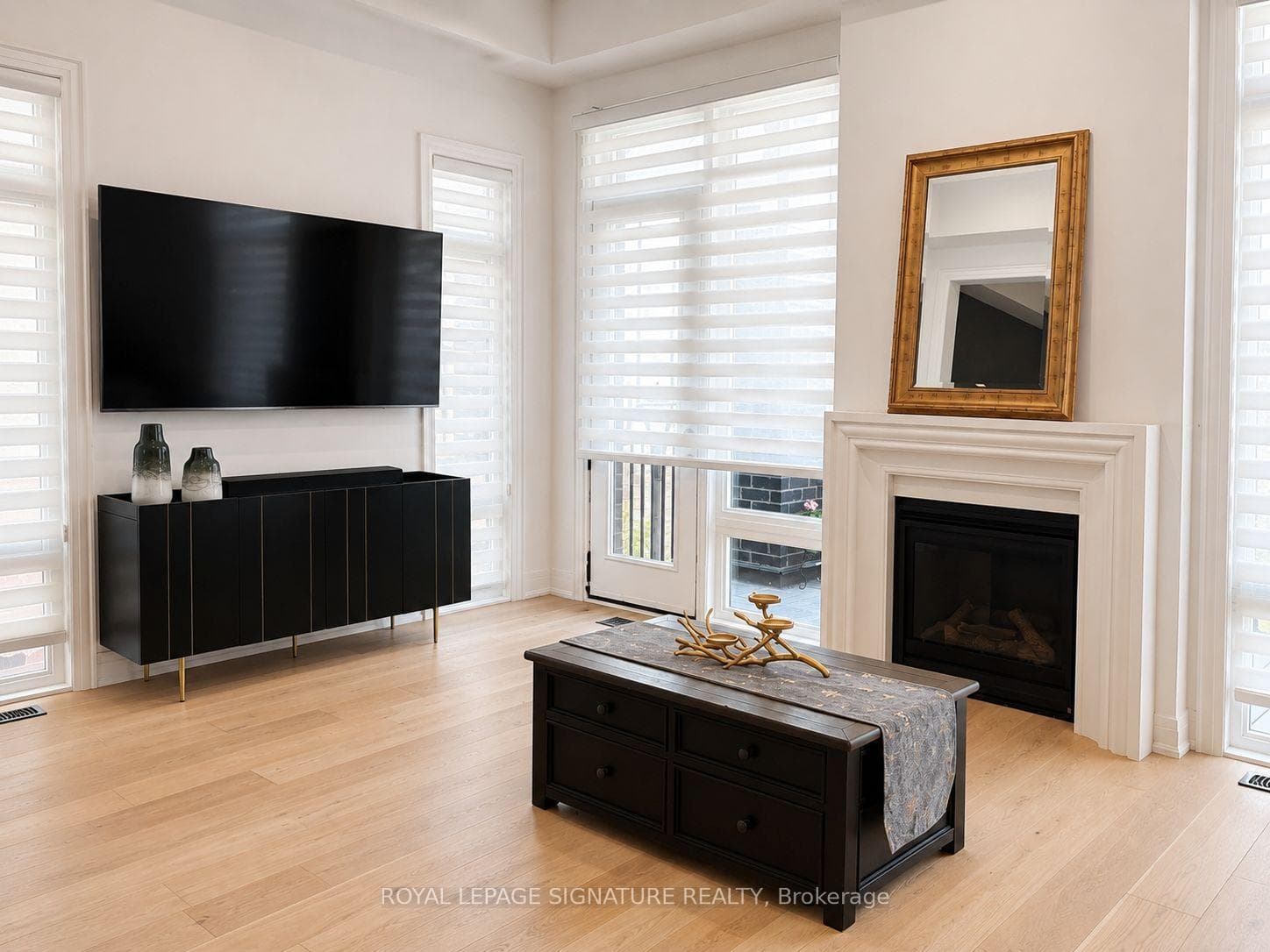308 KIng Road — property photo