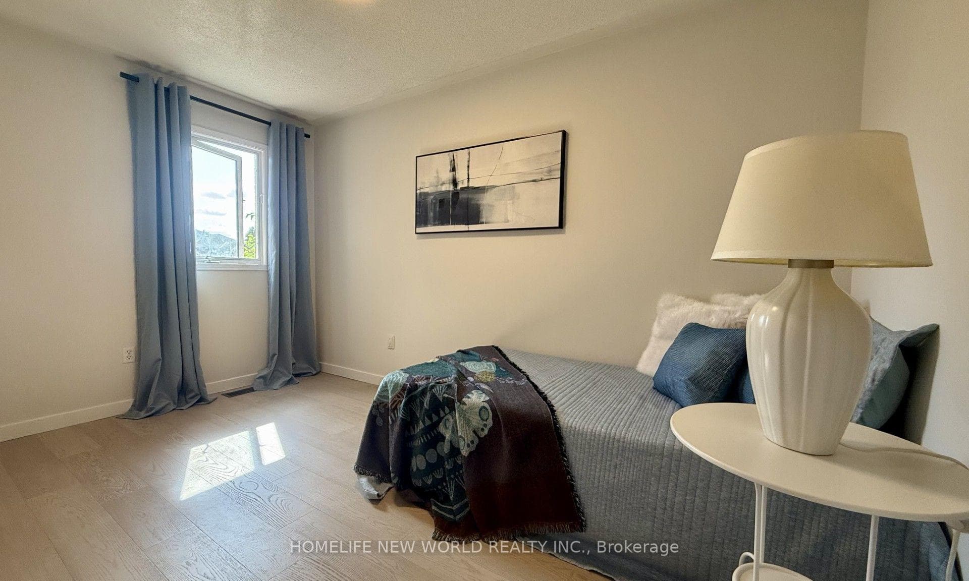 5666 Cortina Crescent — property photo