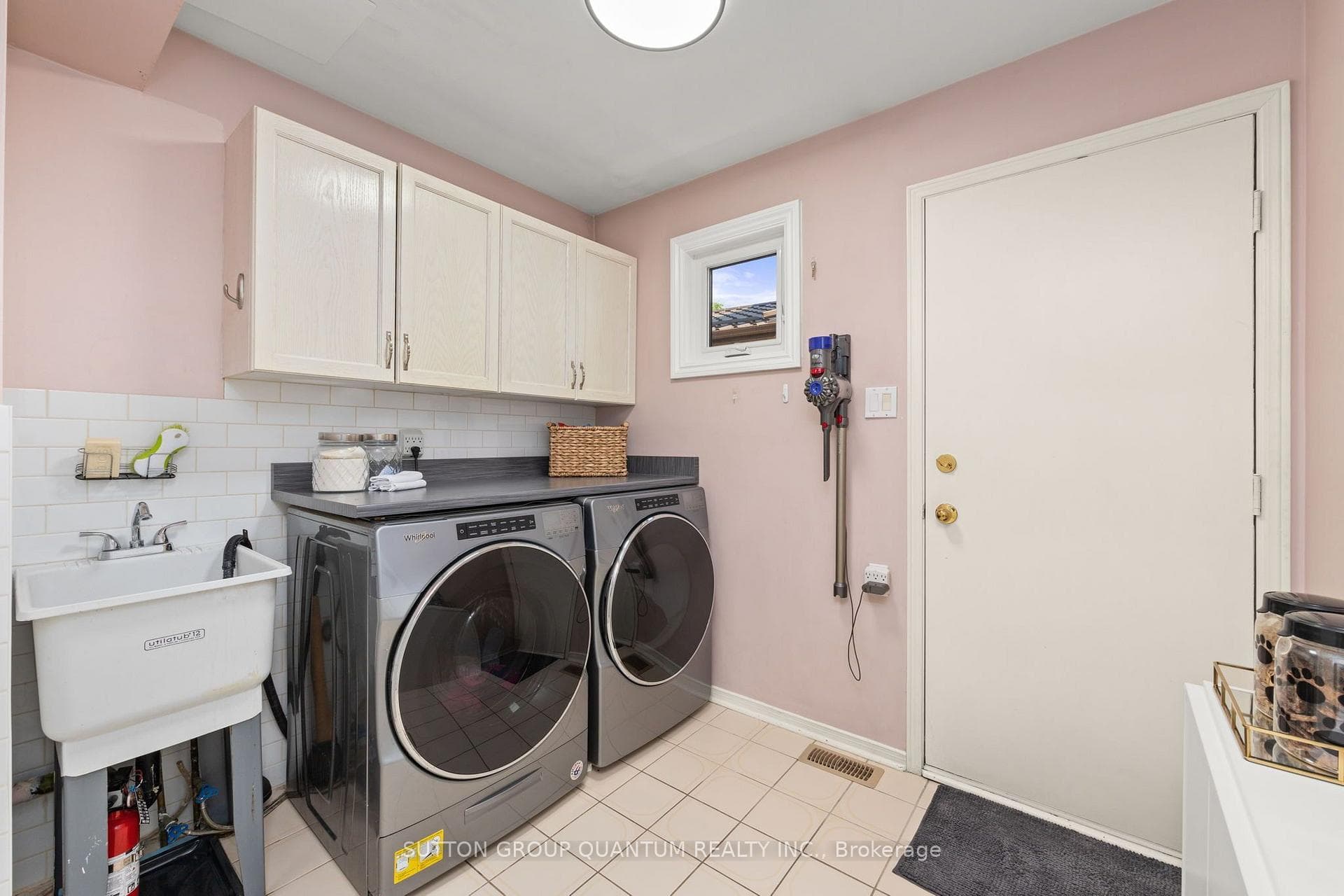6187 Camgreen Circle — property photo