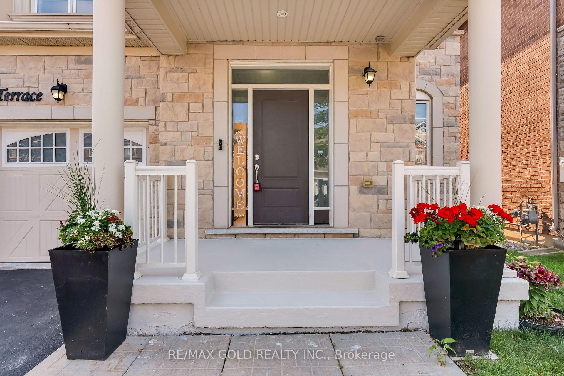 1431 Whitney Terrace — property photo