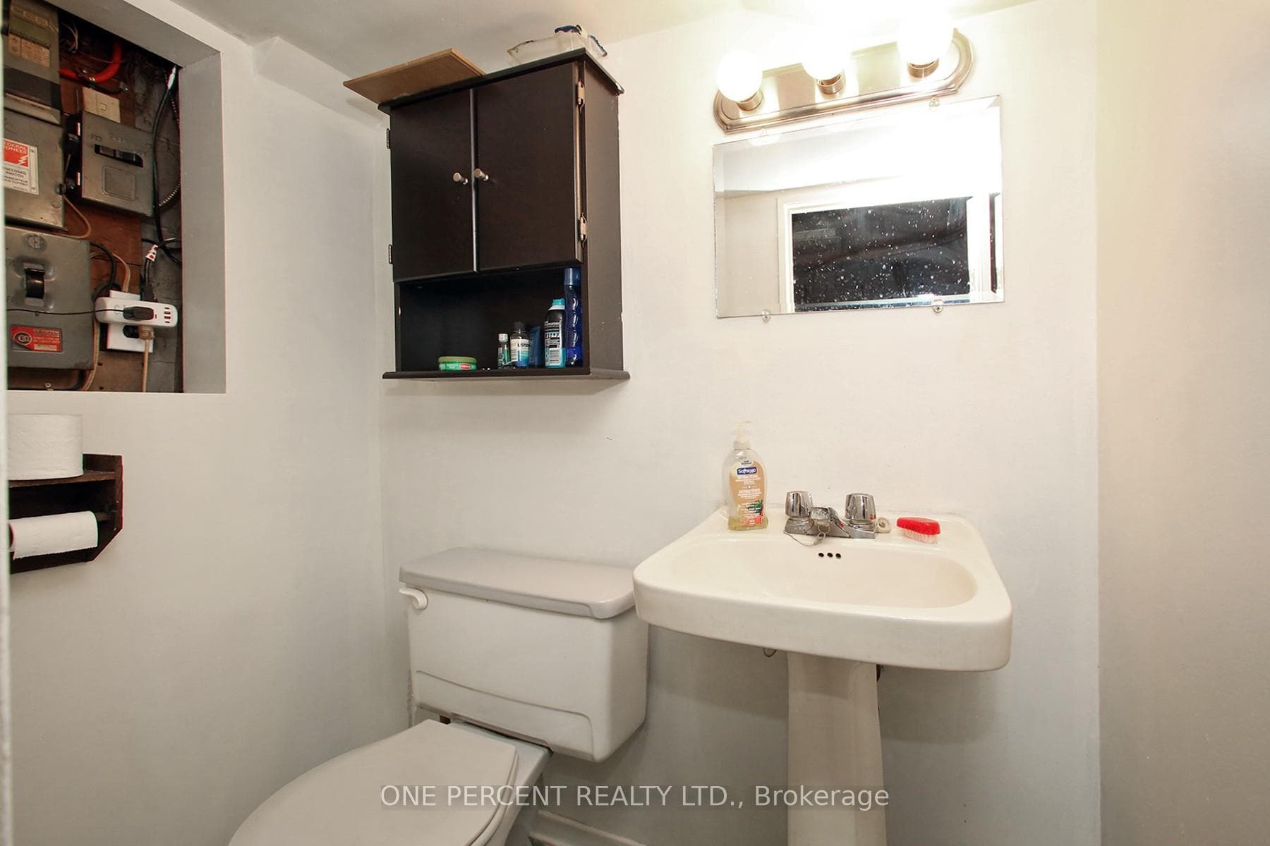 3074 Merritt Avenue — property photo
