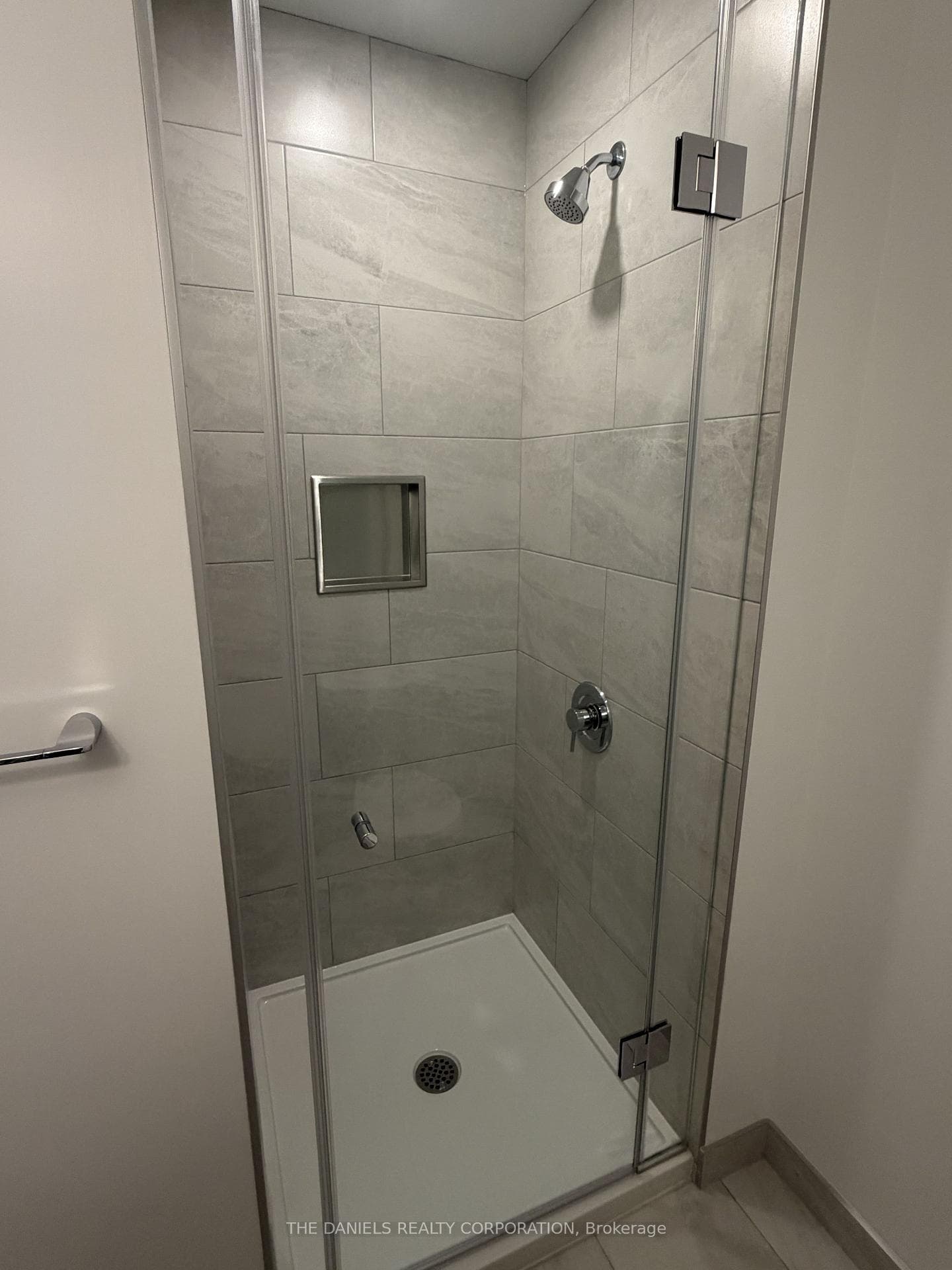 4211- 395 Square One Drive — property photo