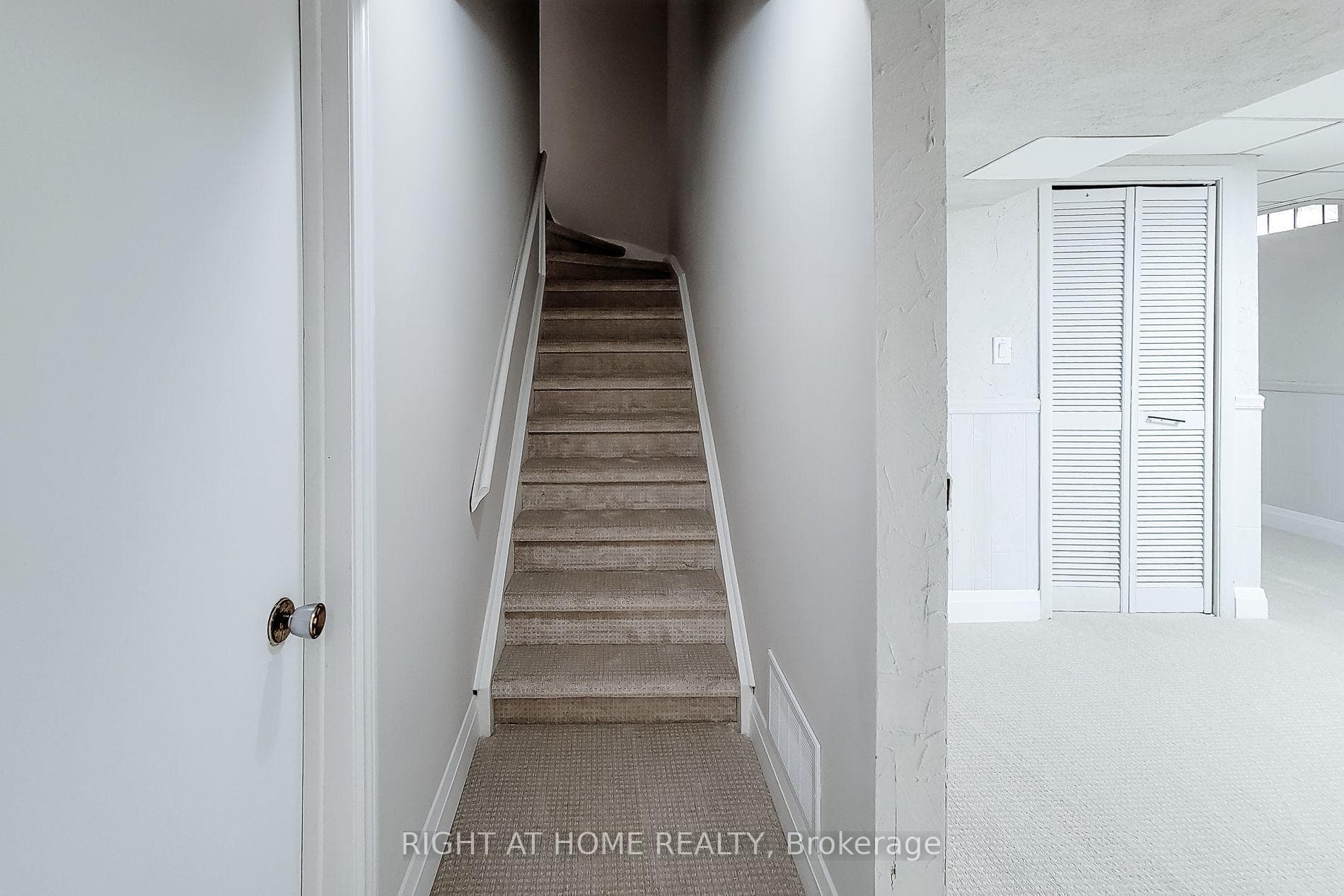 3574 Autumnleaf Crescent — property photo