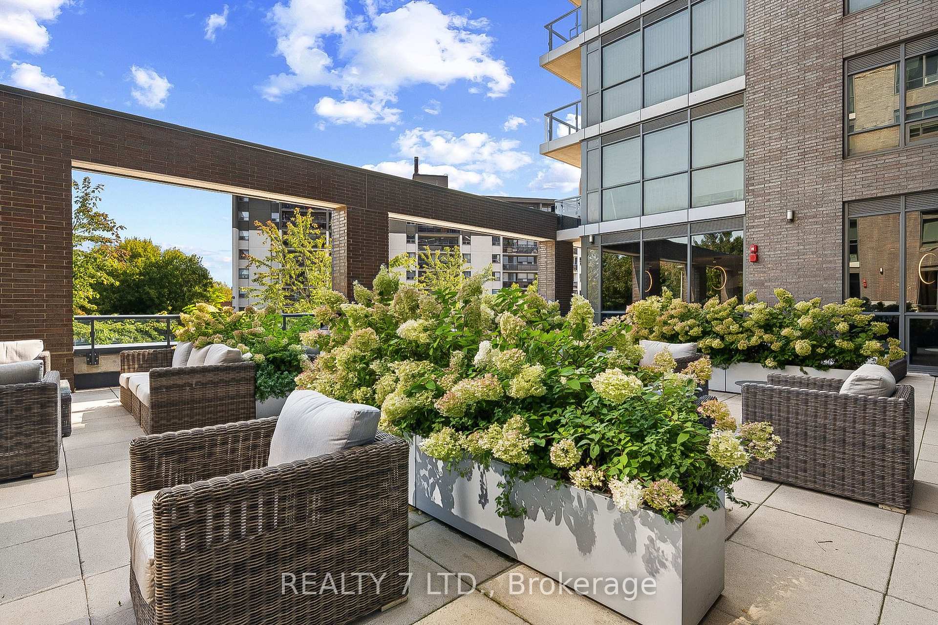 1033- 26 Gibbs Road — property photo