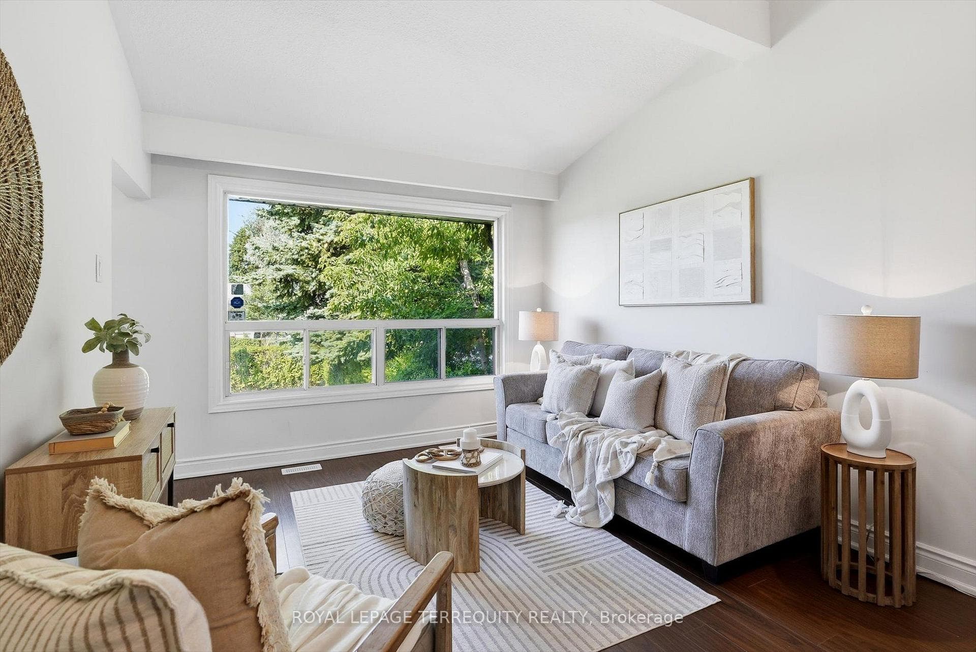 89 Benjamin Boulevard — property photo
