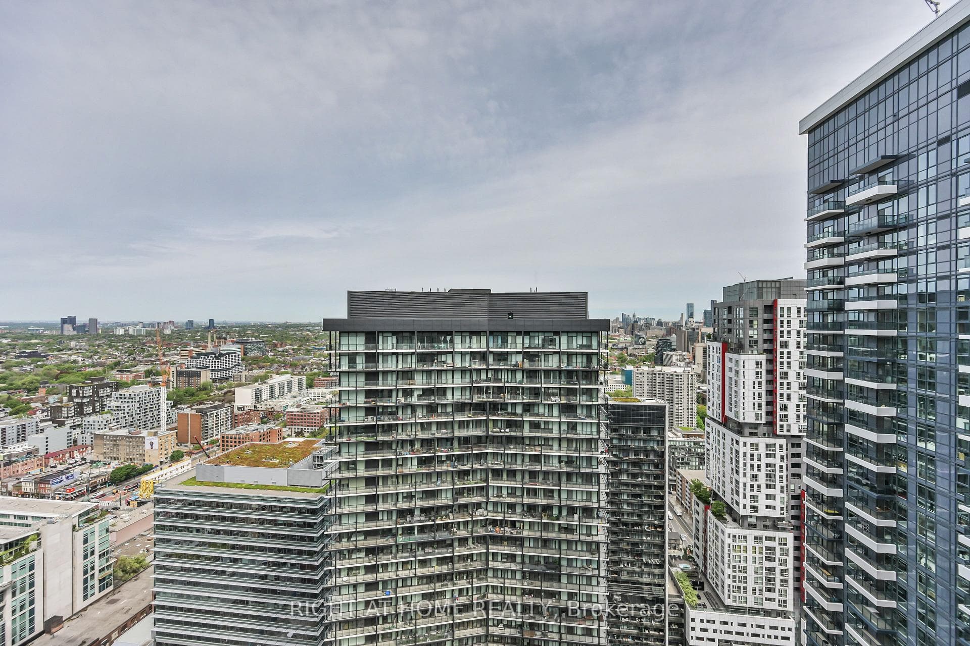 3903- 101 Peter Street — property photo