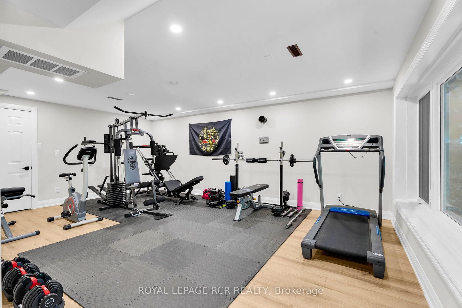 163 Confederation Street — property photo