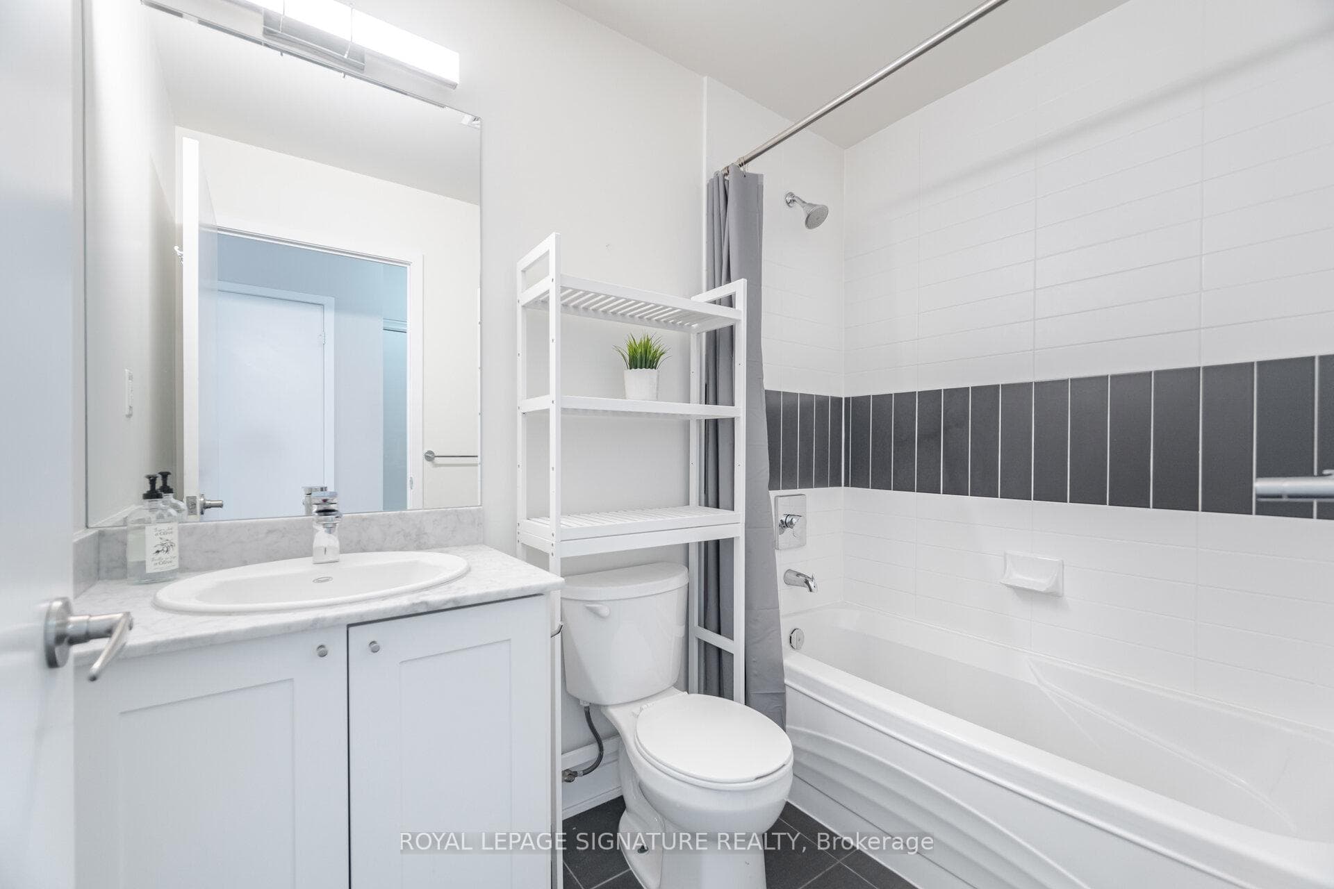706- 4065 Brickstone Mews — property photo