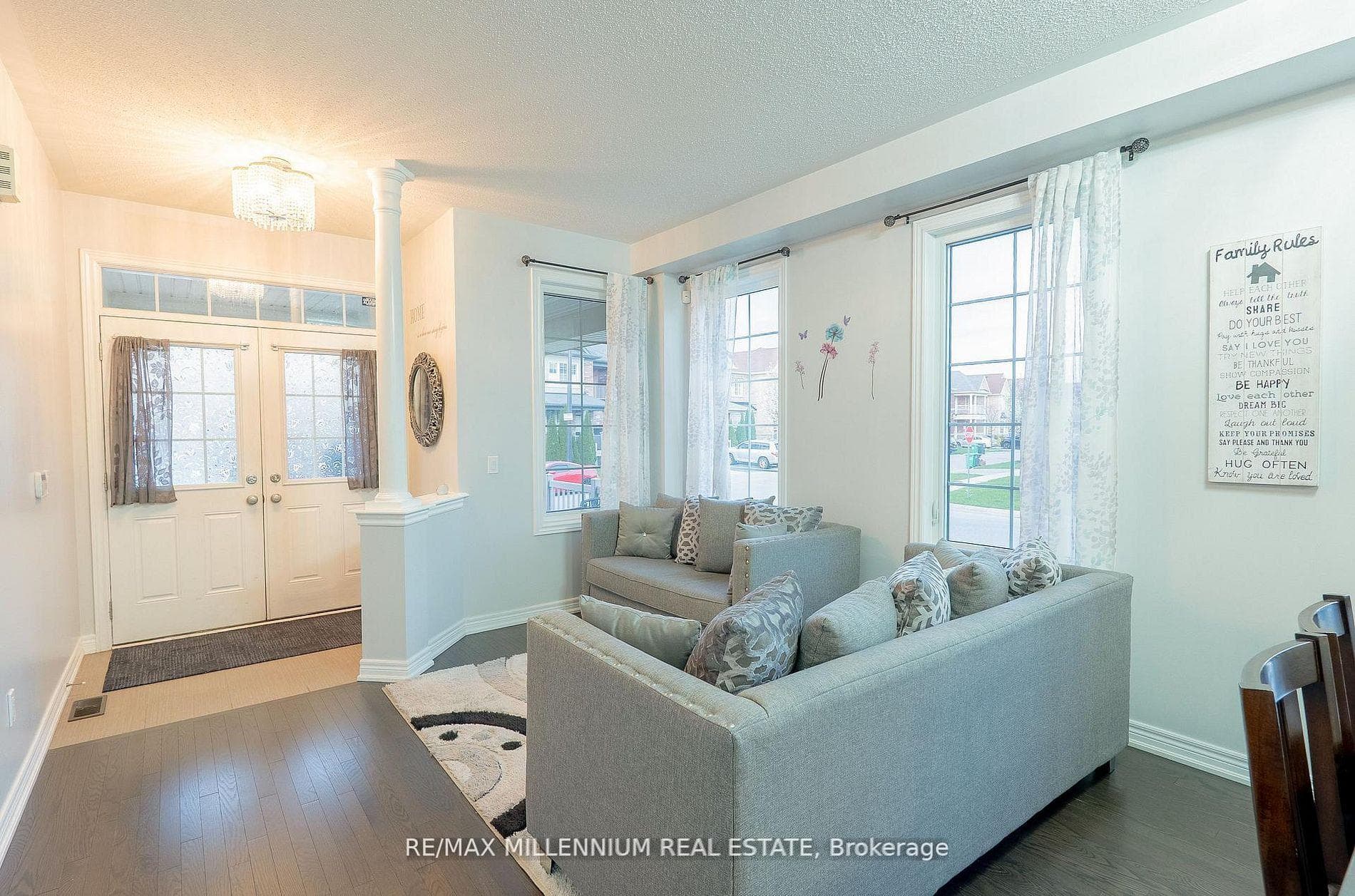 8 Zelda Road — property photo