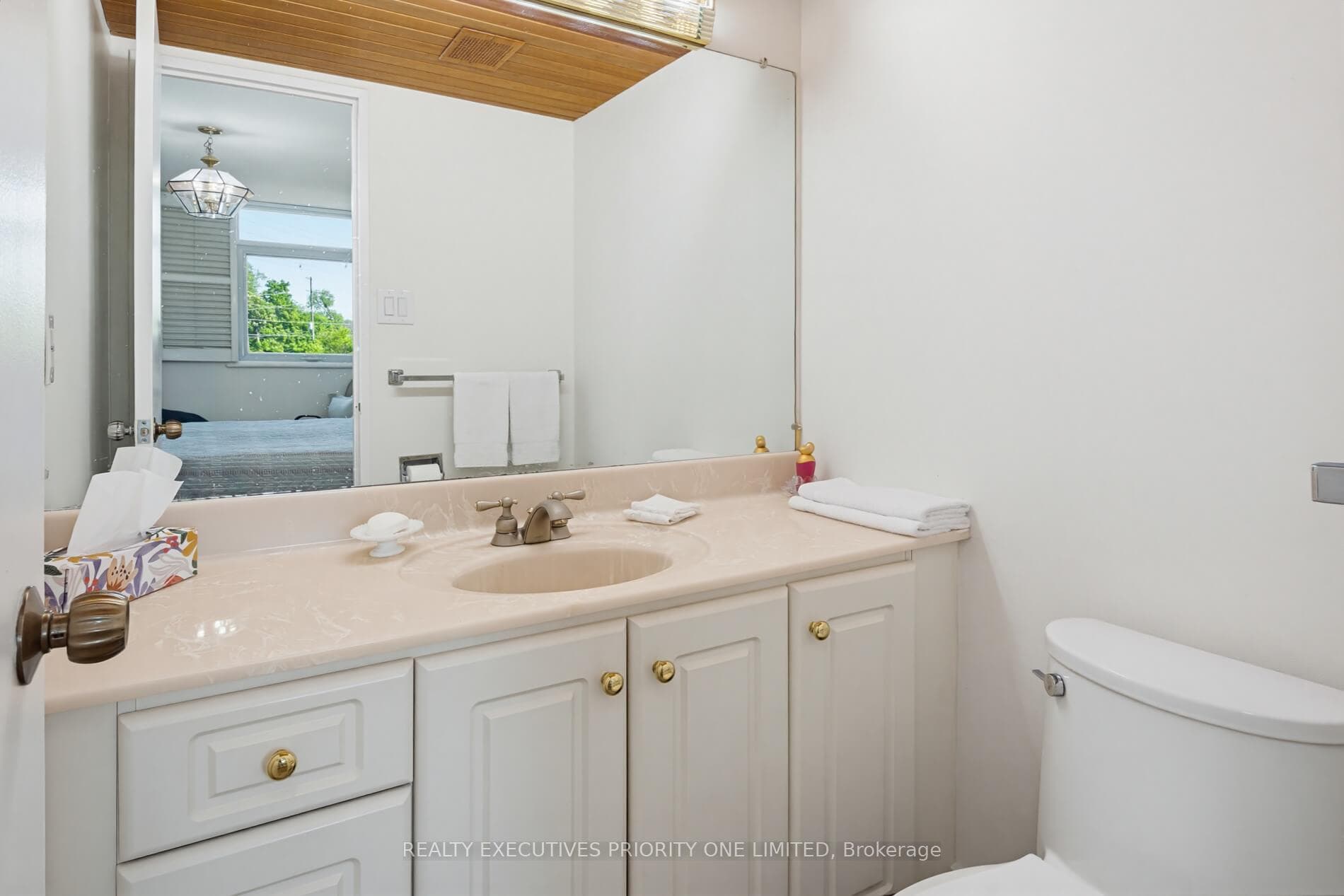 308- 7811 Yonge Street — property photo