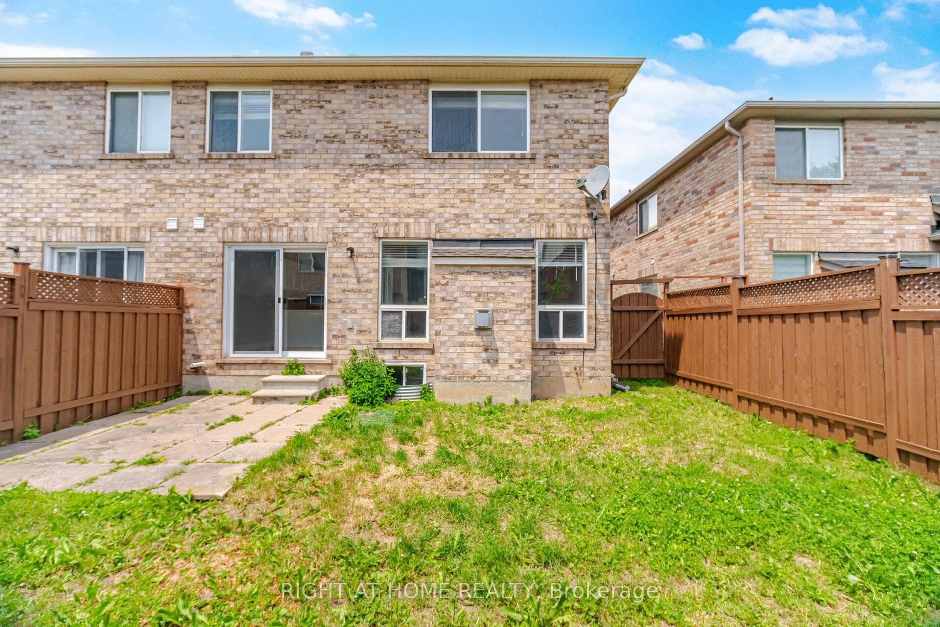 1064 Wickson Way — property photo