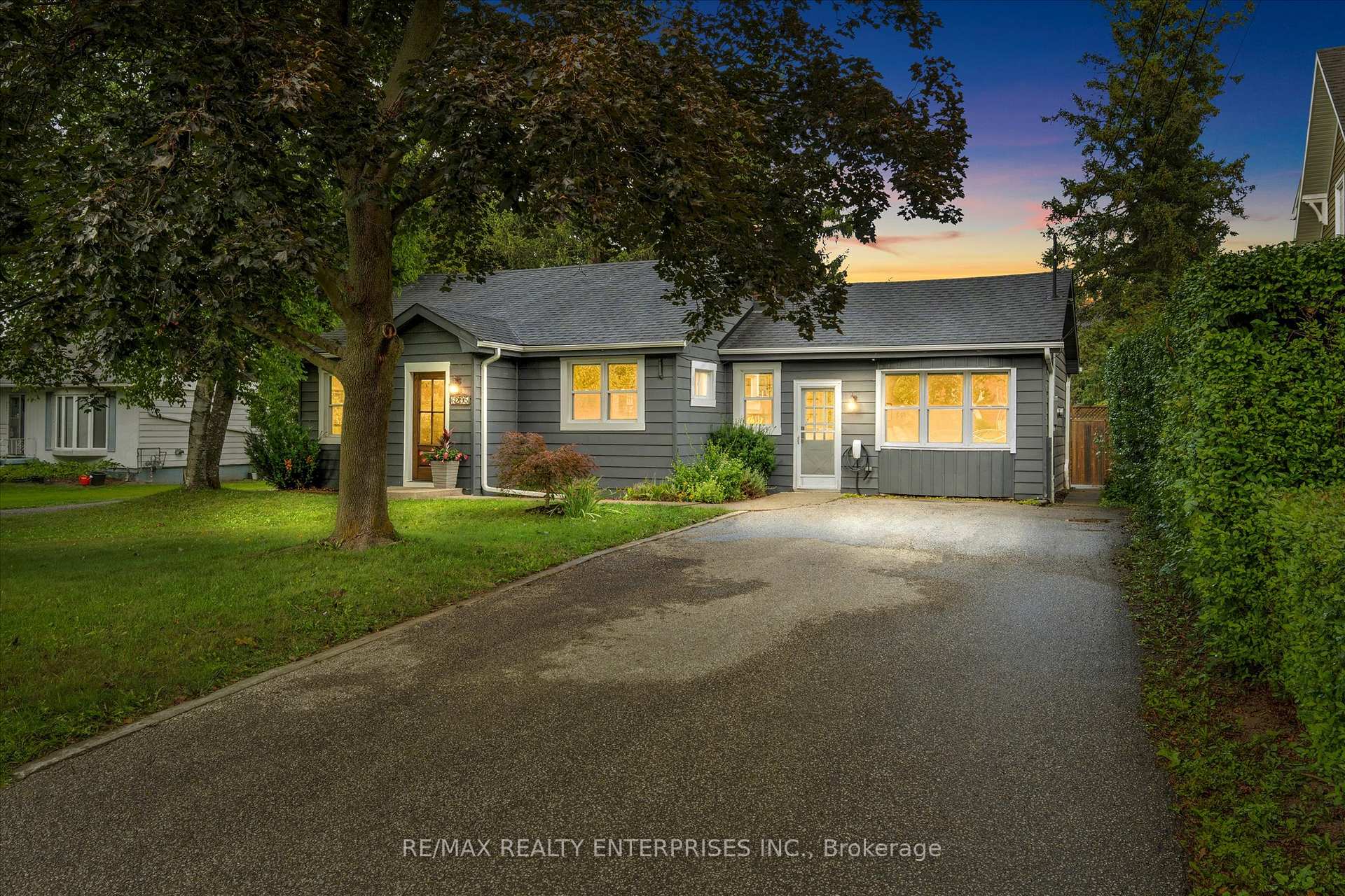 6295 Guelph Line — property photo