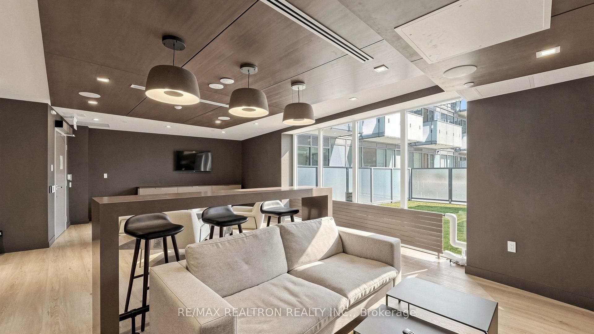 N1105- 7 Golden Lion Heights — property photo