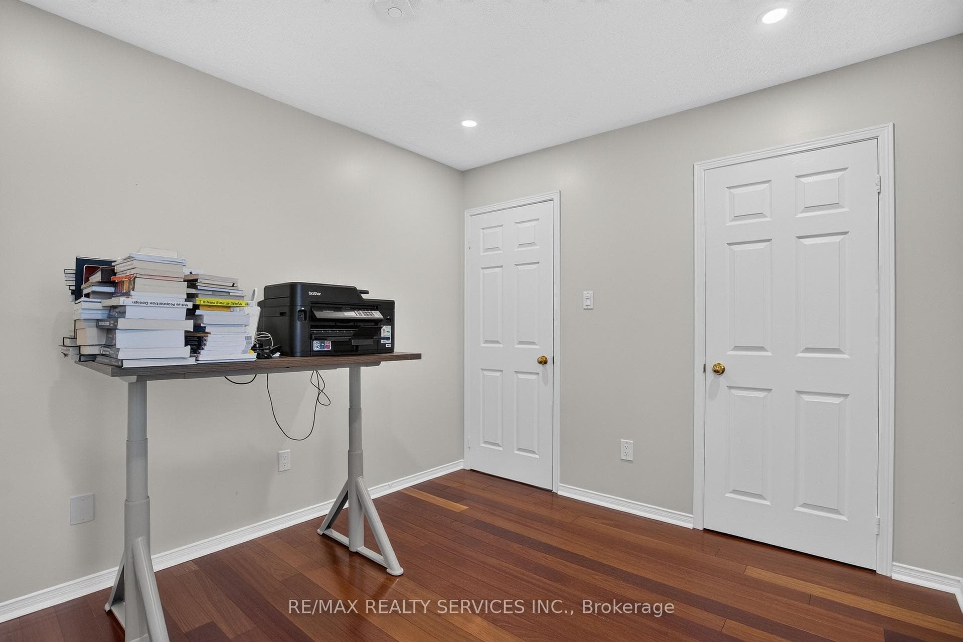 2153 Oak Bliss Crescent — property photo