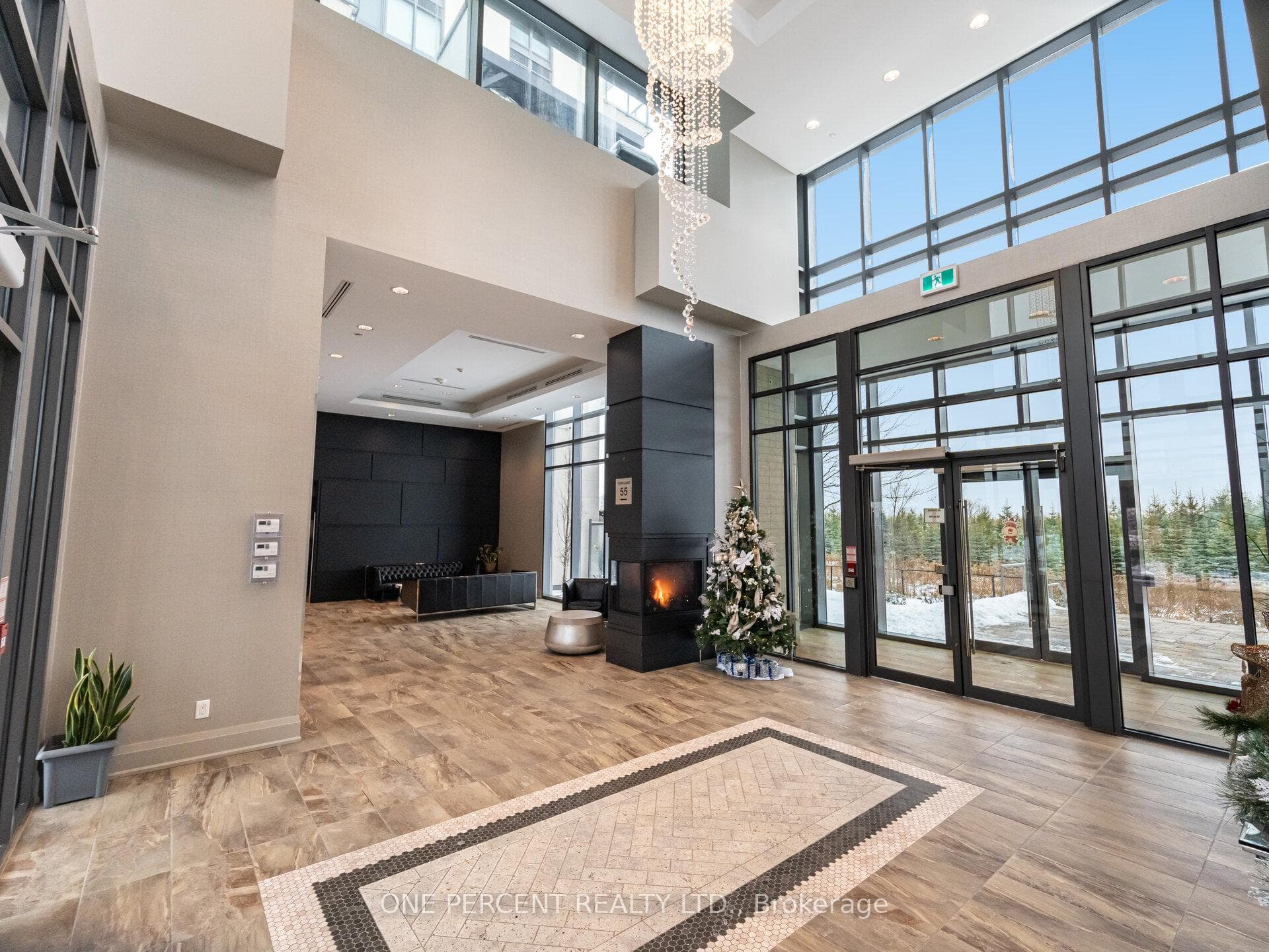 811- 65 Yorkland Boulevard — property photo