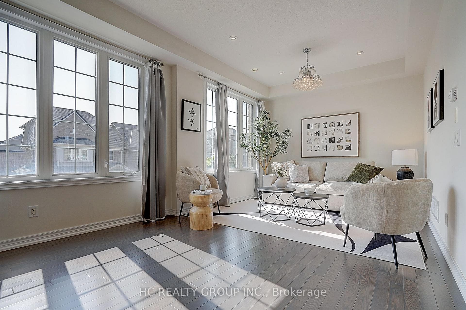 22 Toulouse Court — property photo