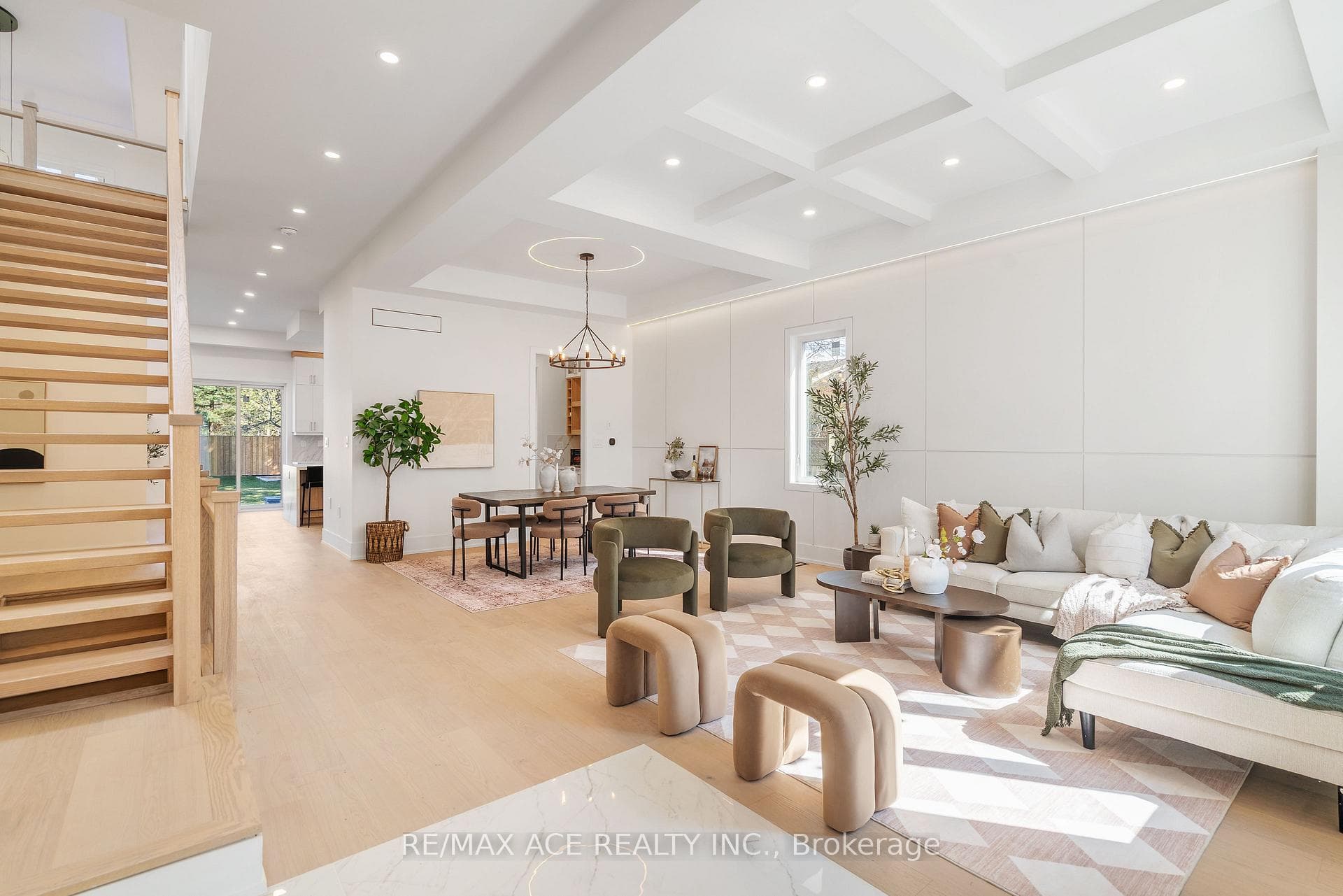5 Larwood Boulevard — property photo