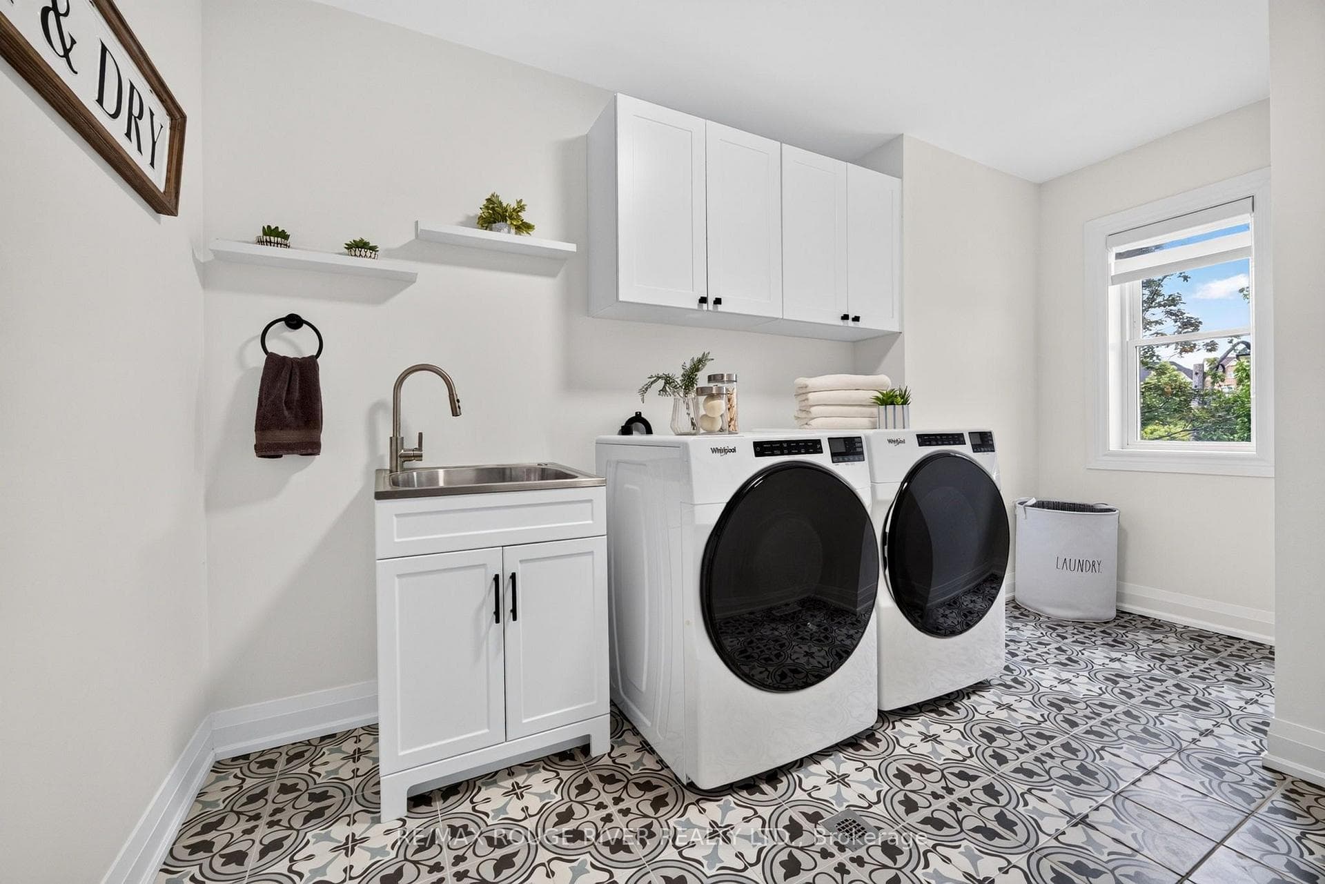 69 Gillett Drive — property photo