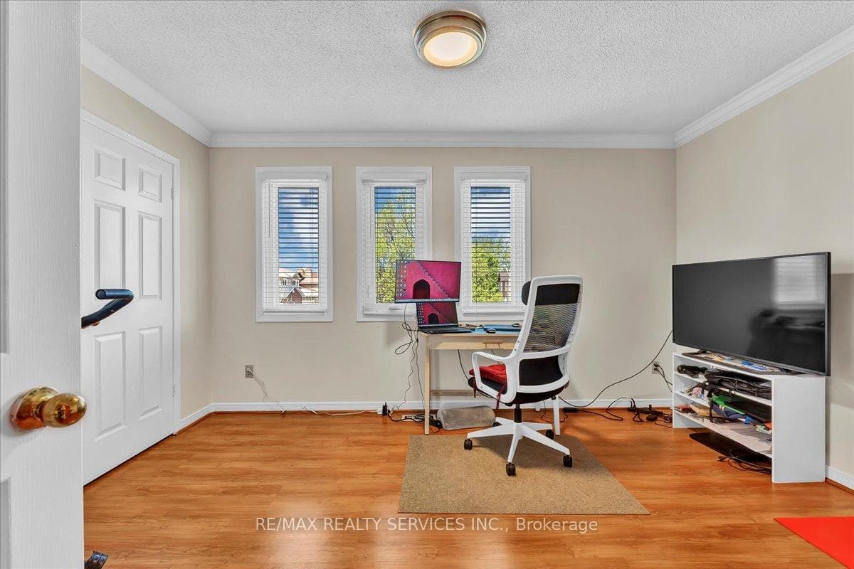 108 Candy Crescent — property photo