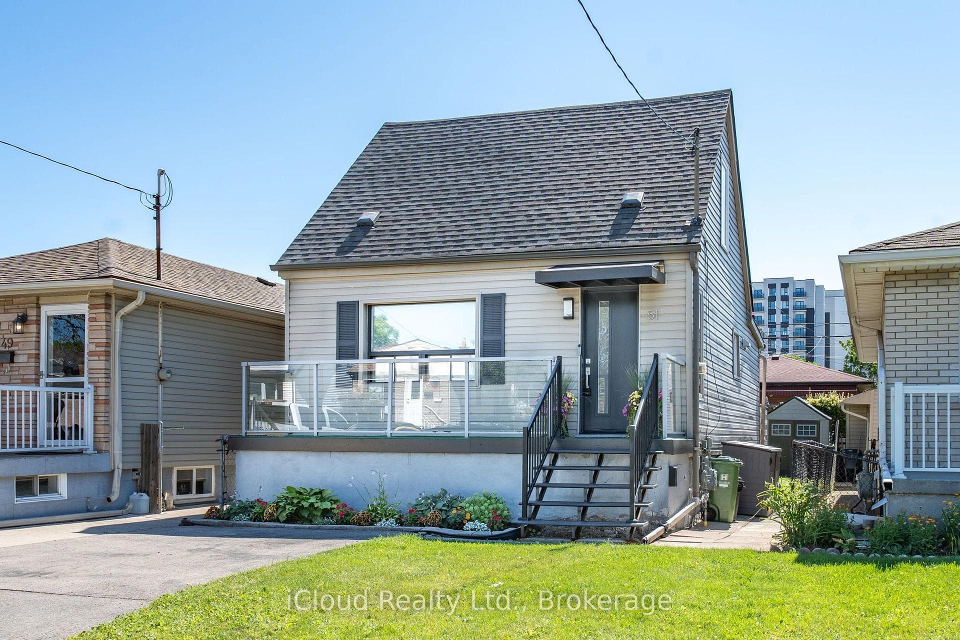 51 Delena Avenue — property photo