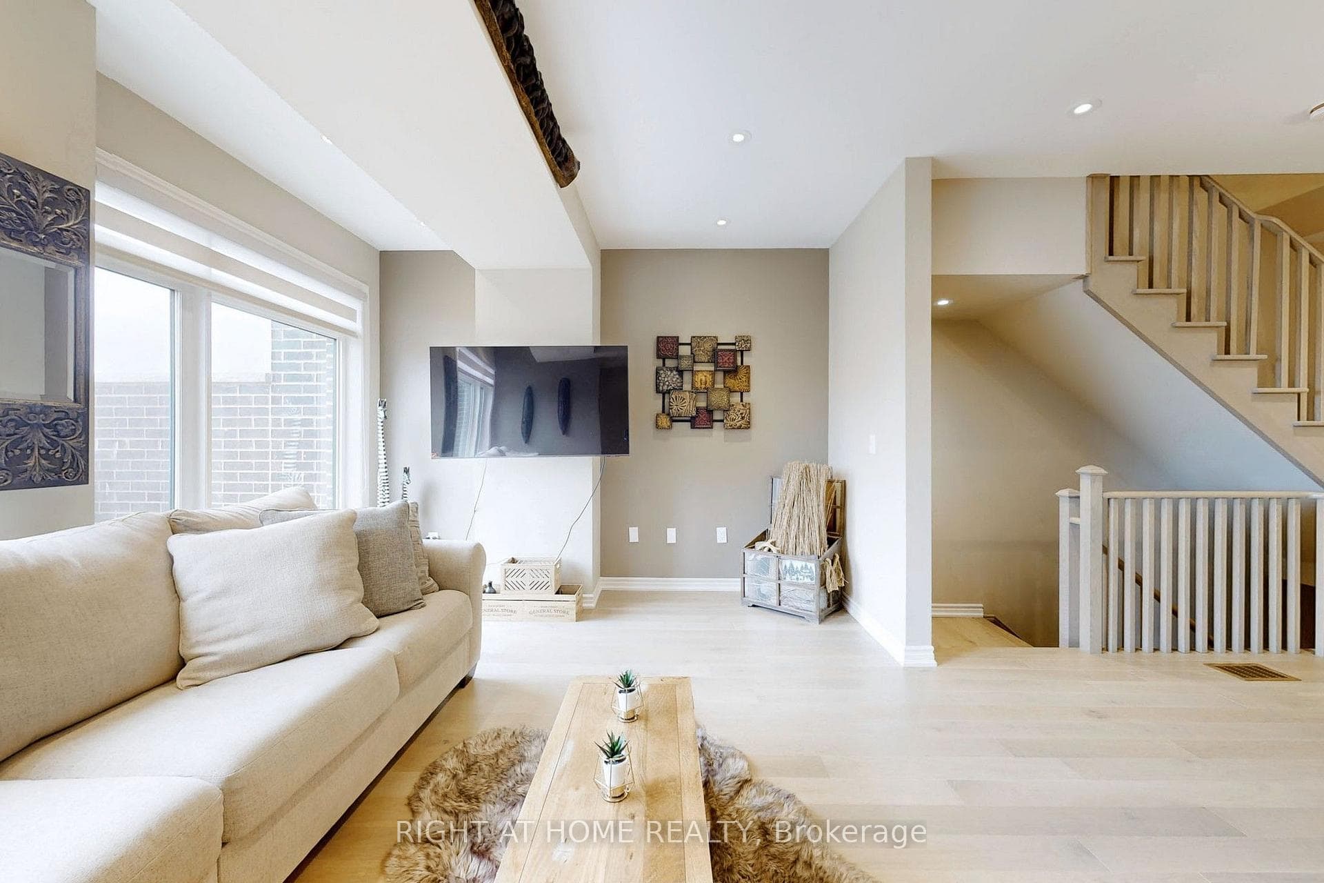 279 Moody Drive — property photo