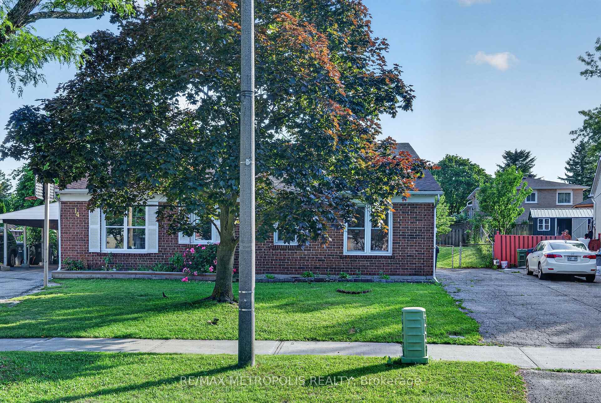 16 Stanbridge Court — property photo