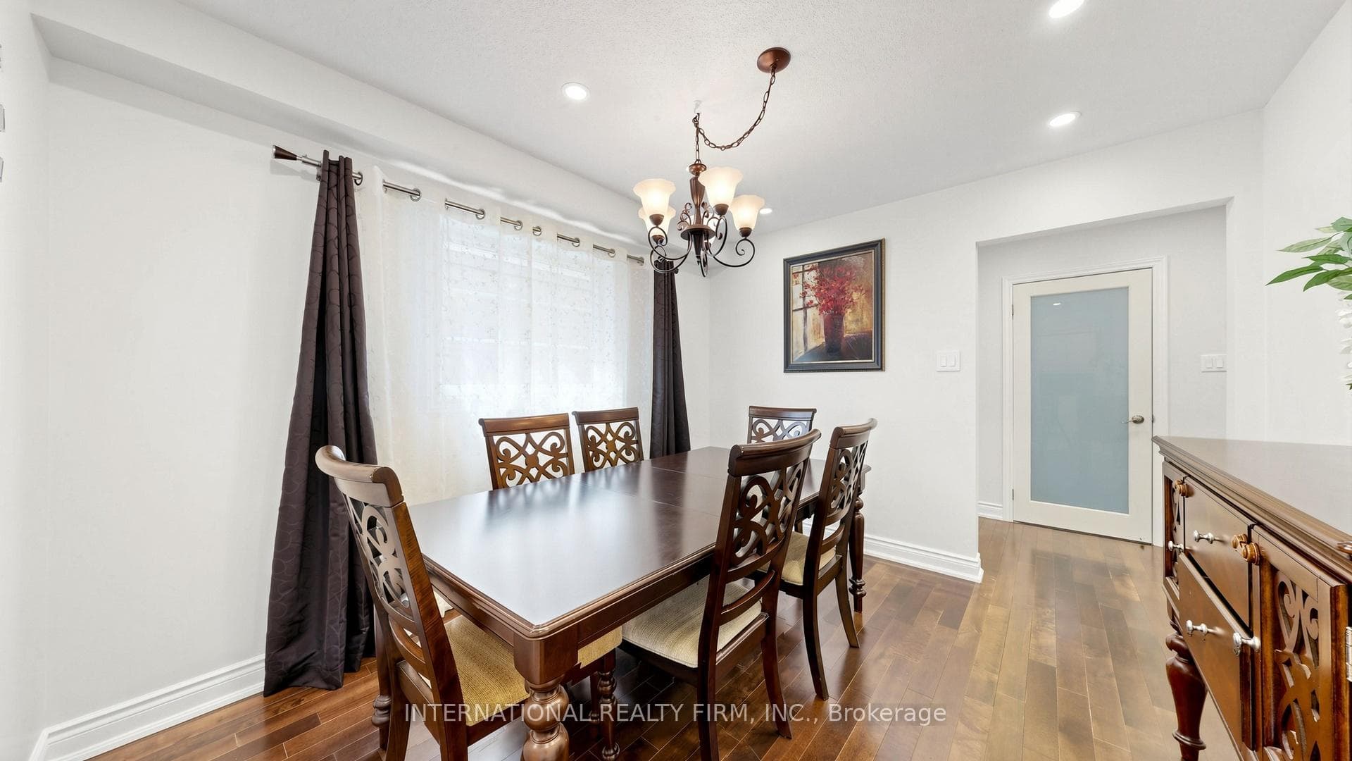 3180 Pebblewood Road — property photo