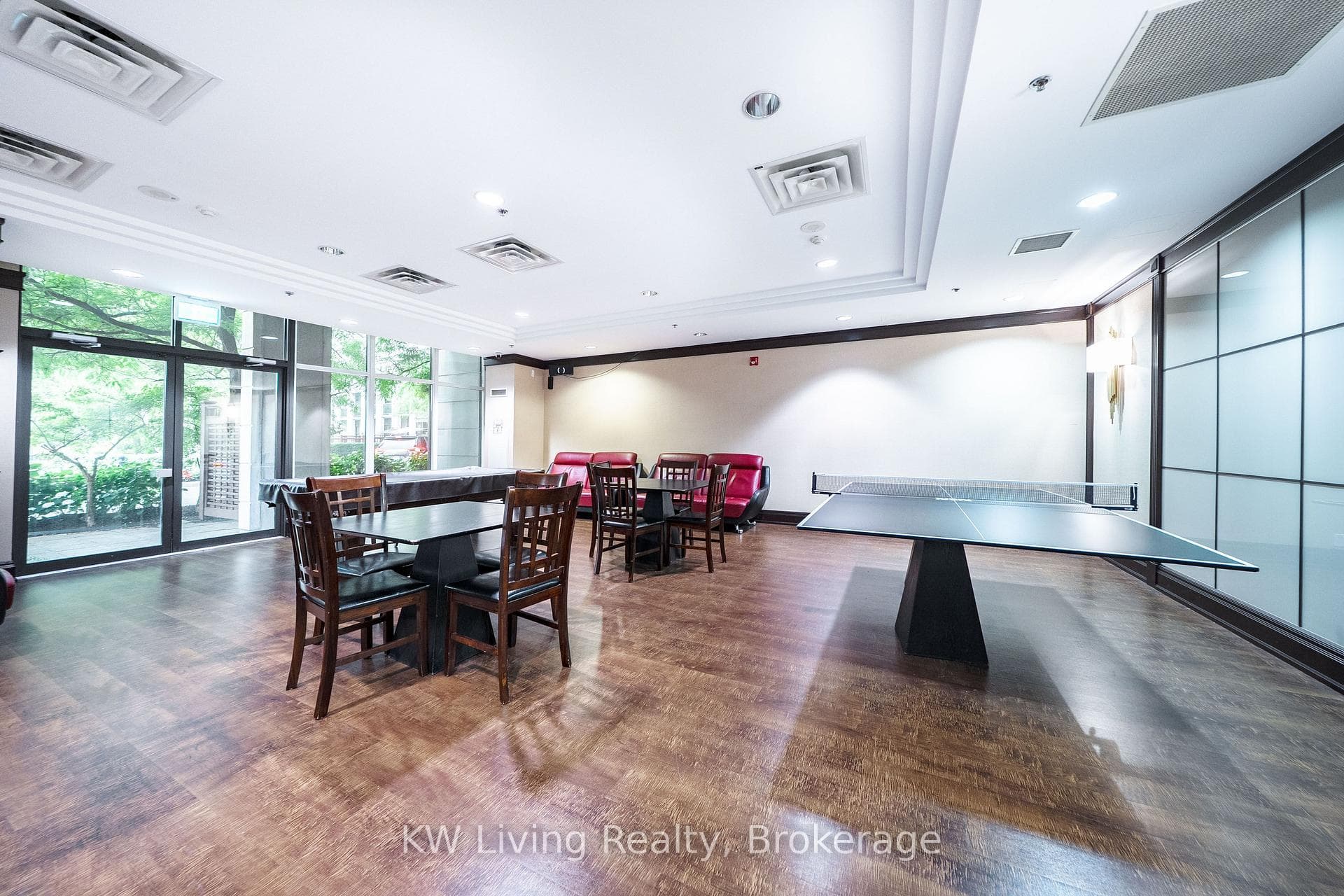 905- 18 HARDING Boulevard — property photo