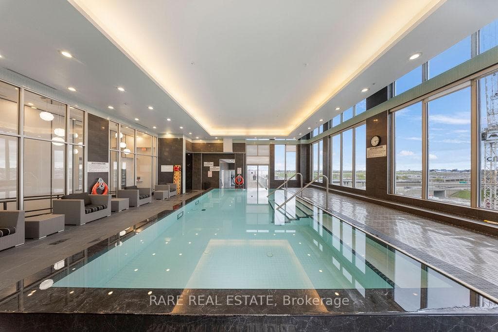 E112- 555 WILSON Avenue — property photo