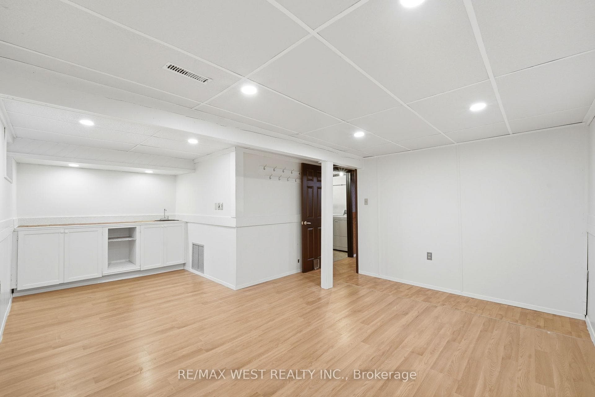 43- 318 Laurier Avenue — property photo