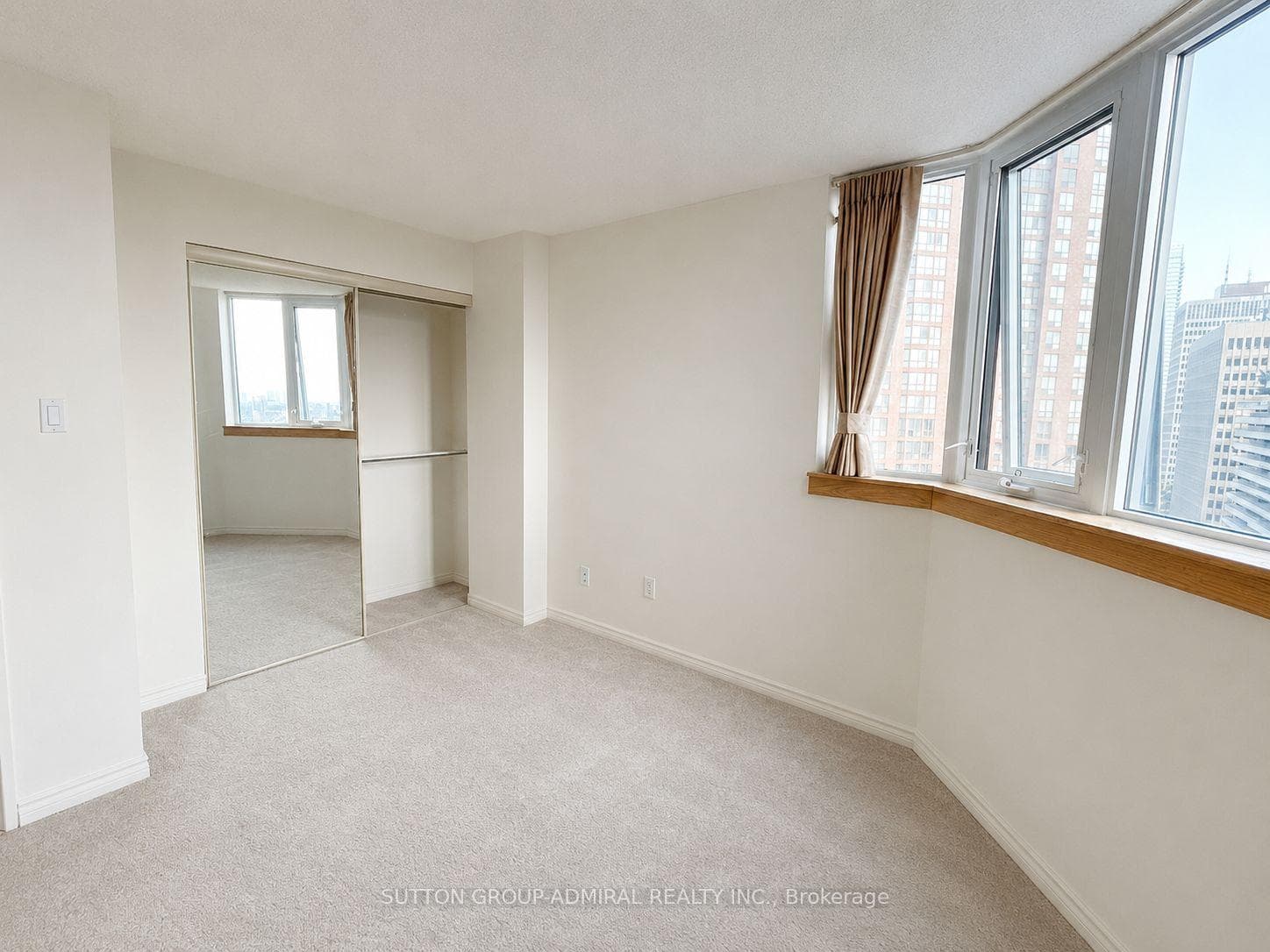 1611- 1055 Bay Street — property photo