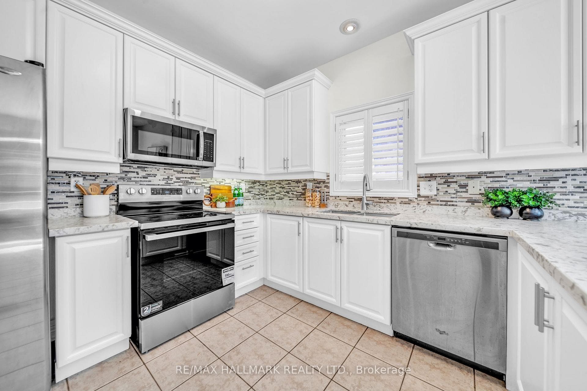 614 Society Crescent — property photo