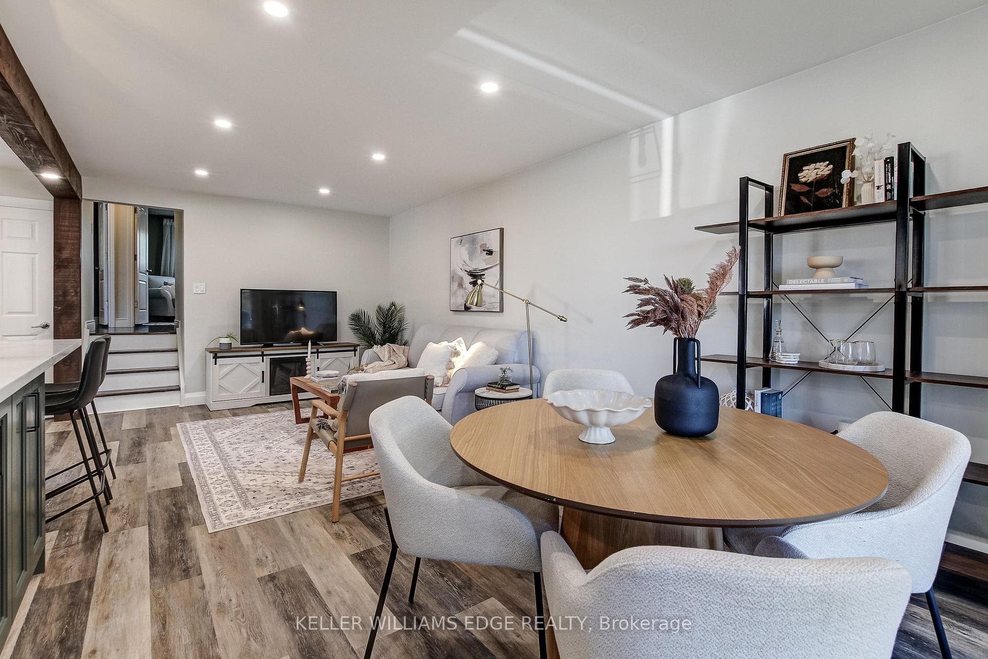 323 Cranbrook Drive — property photo