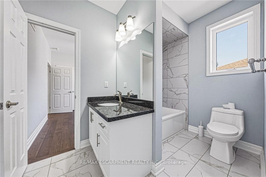 602 Cochrane Road — property photo