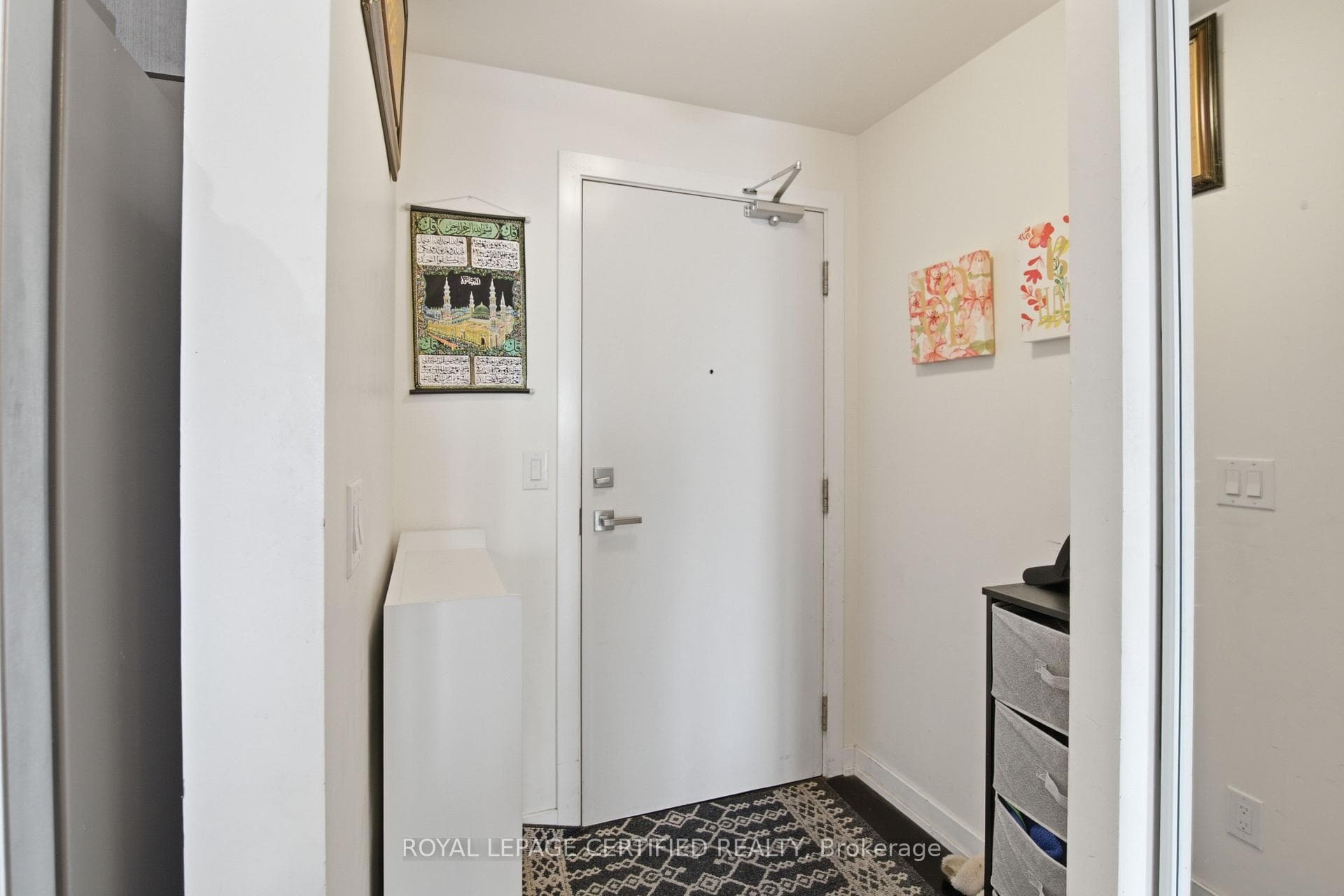 808- 510 Curran Place — property photo