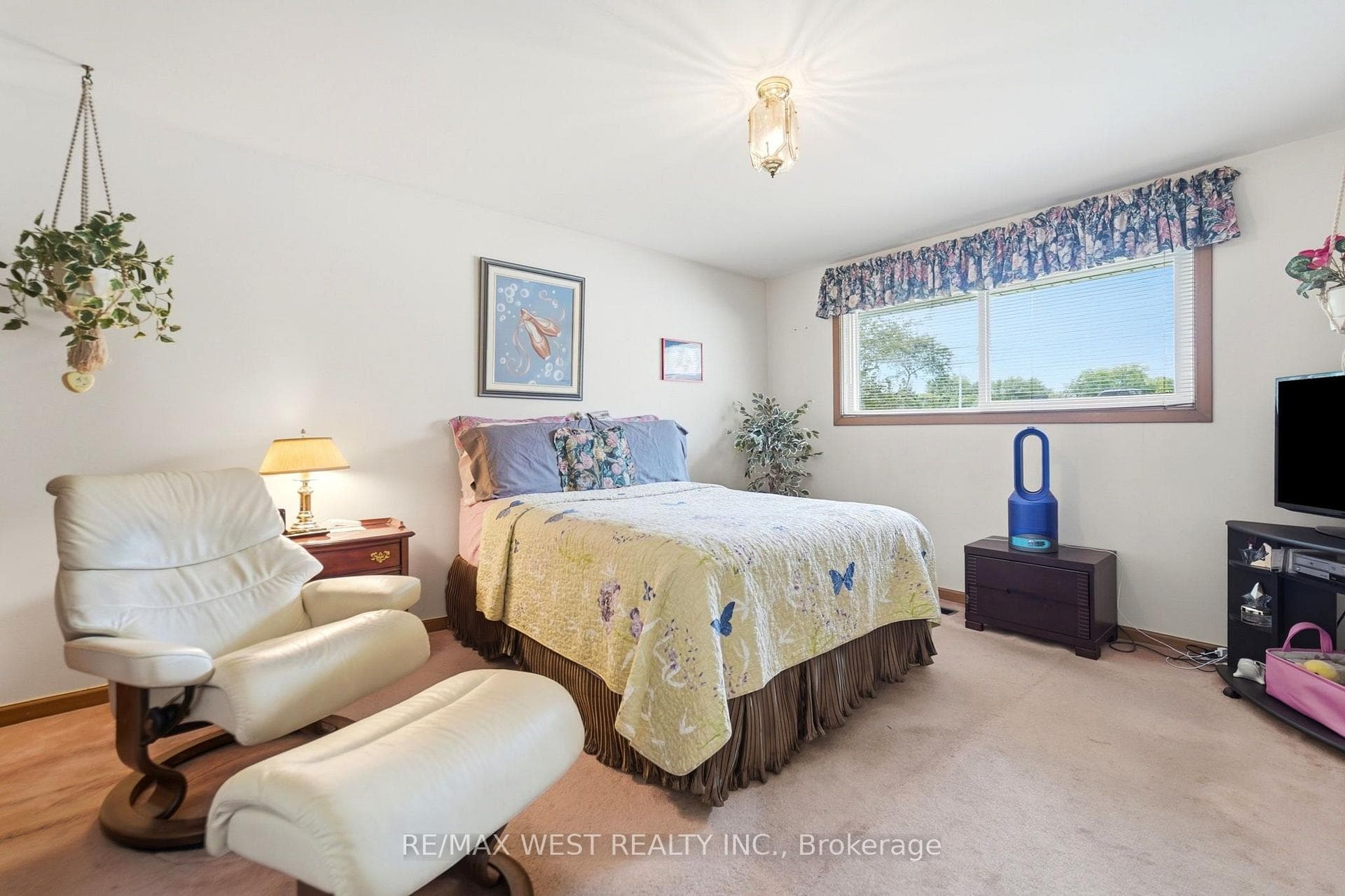 491 Shannon Crescent — property photo